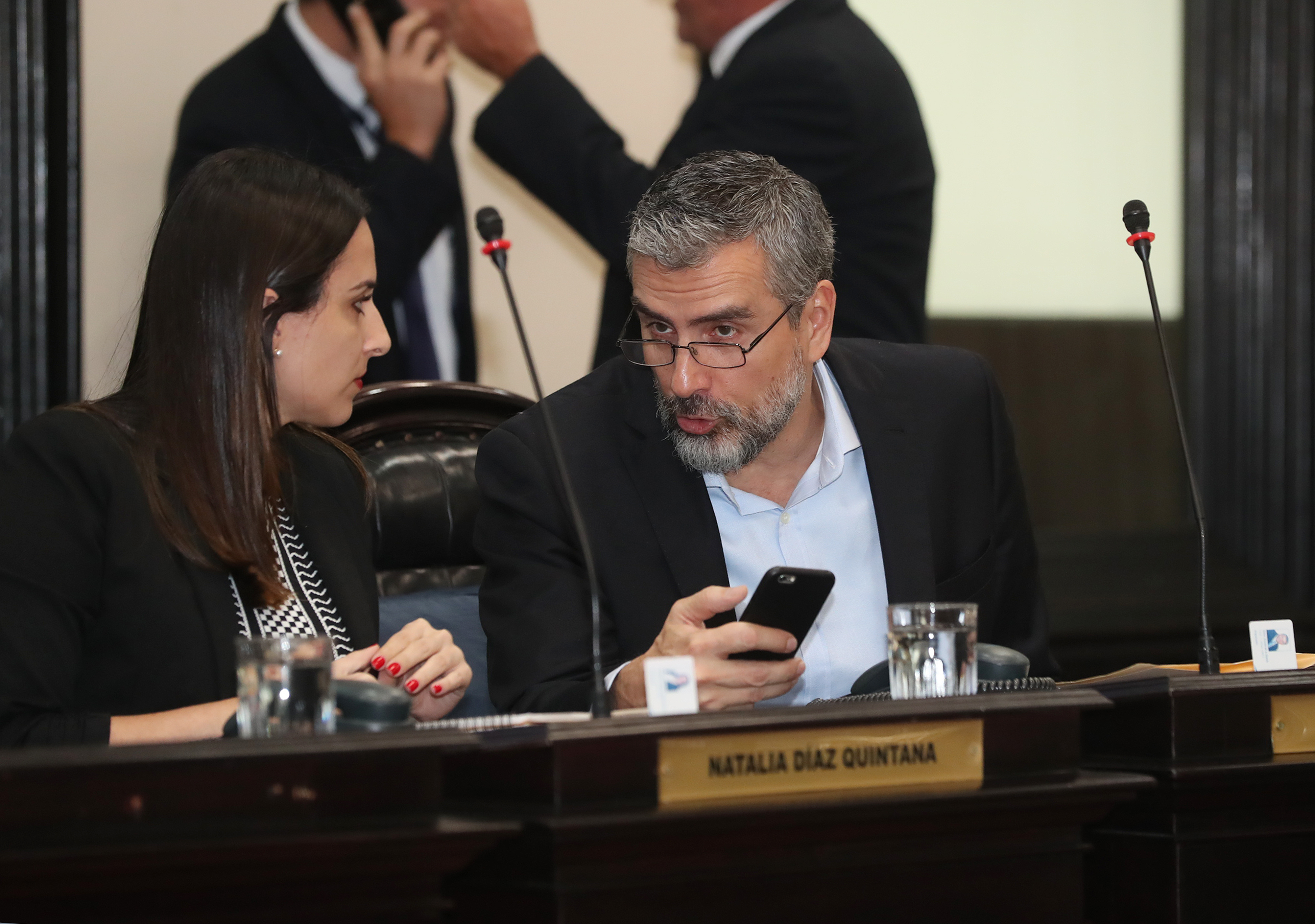 Natalia Díaz y Otto Guevara, dos de los tres diputados libertarios que hay en el Congreso, se disputarán la candidatura presidencial por ese partido.