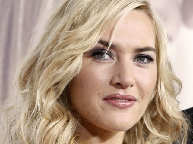 ** FILE ** In this Dec. 15, 2008, file photo, Kate Winslet pose together at the premiere of "Revolutionary Road" in Los Angeles. (AP Photo/Matt Sayles, file)