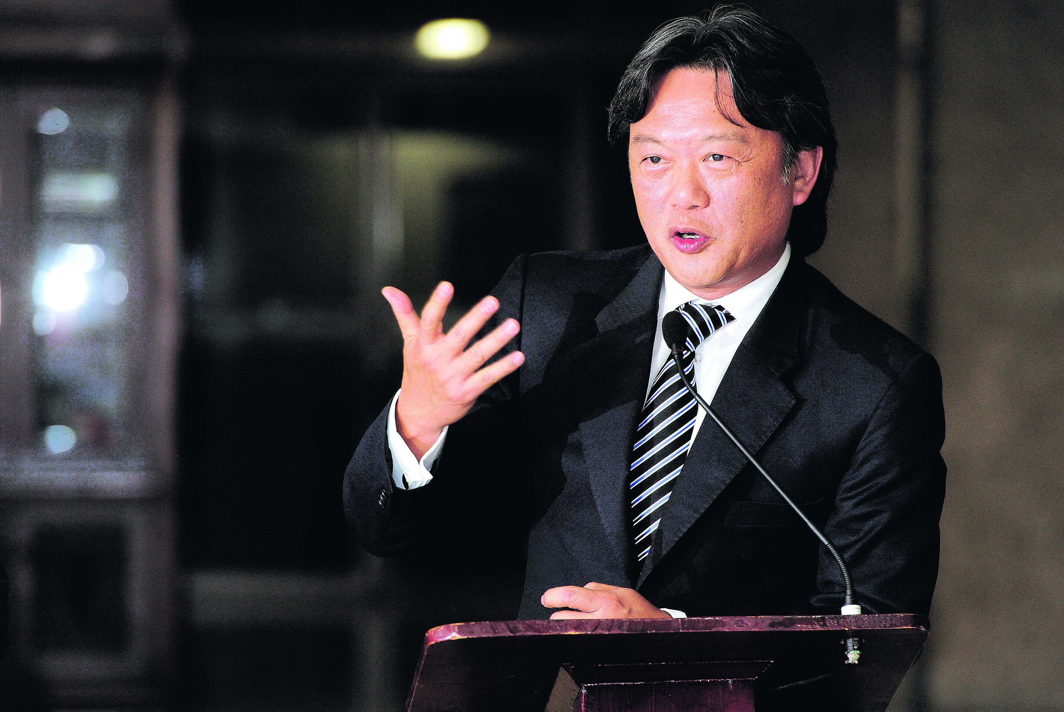 Para aprobar contratos de eliminatorias a Rusia 2018, Eduardo Li pidió ‘miles de dólares’, y para Catar 2022, $600.000. Fiscala general revela que para fogueos de la ‘Sele’ en Corea y Omán, exjerarca de Fedefútbol, además, recibió $40.000