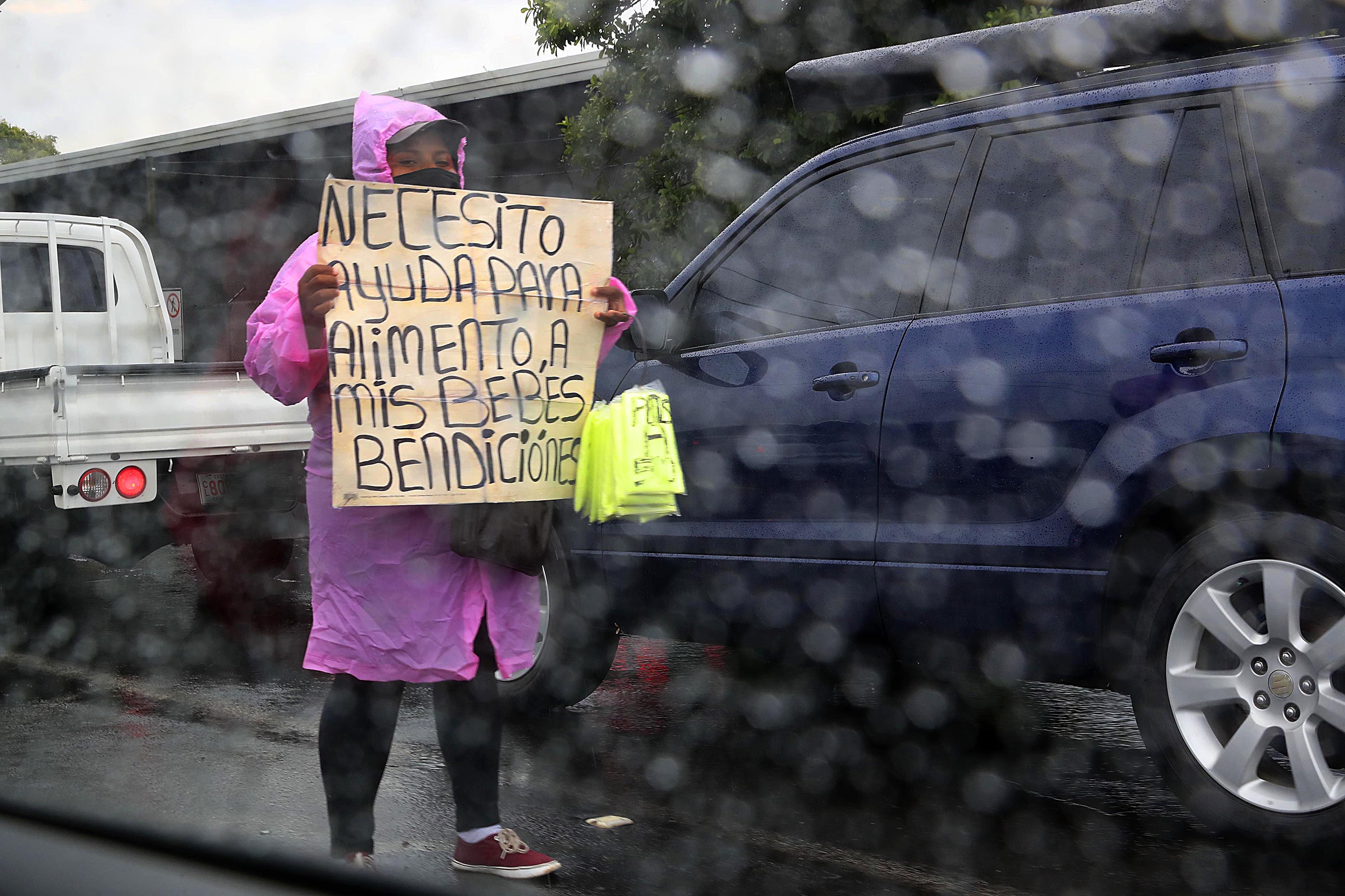 El último informe del Programa Estado de la Nación expone cómo la maternidad reduce la participación laboral, la calidad del empleo y el logro educativo de las mujeres en Costa Rica