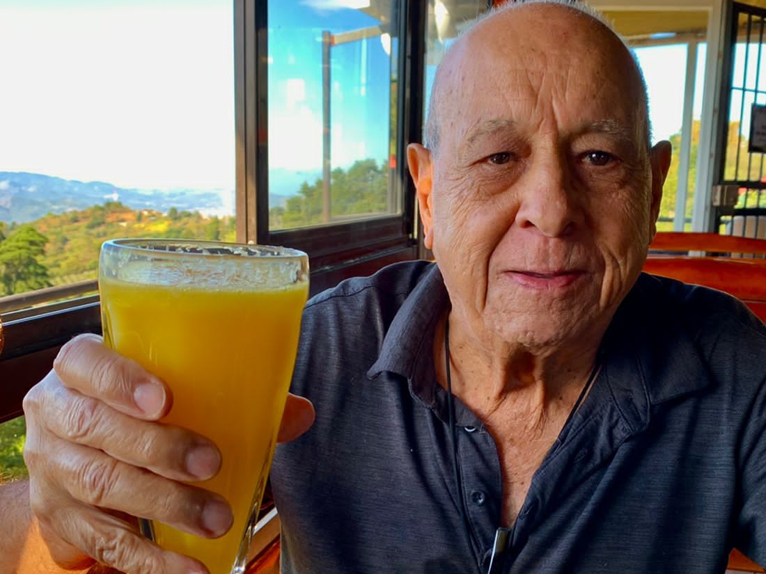 Jorge Arturo Salaza Padilla tiene 87 años de edad. Campaña SIGA para promover envejecimiento saludable.