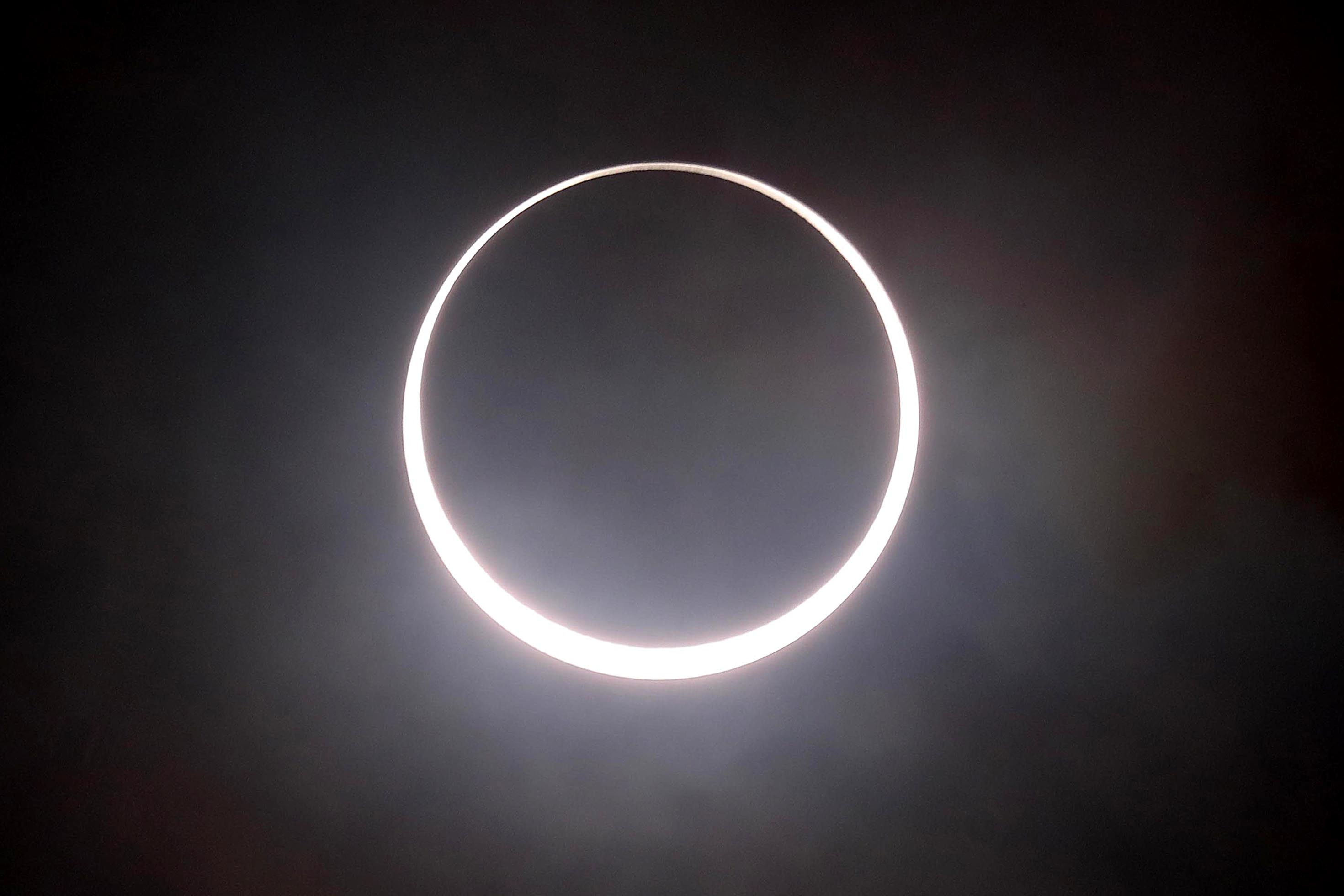 Eclipse solar en vivo: un anillo de fuego sobre Costa Rica | La Nación