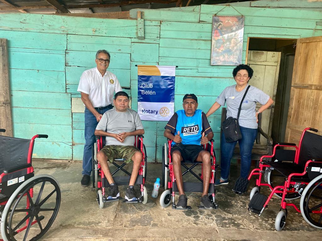 Club Rotario. Donación de sillas de ruedas. Foto: Estas fueron en Bolsón, Guanacaste en la gira realizada en Marzo 2023.
