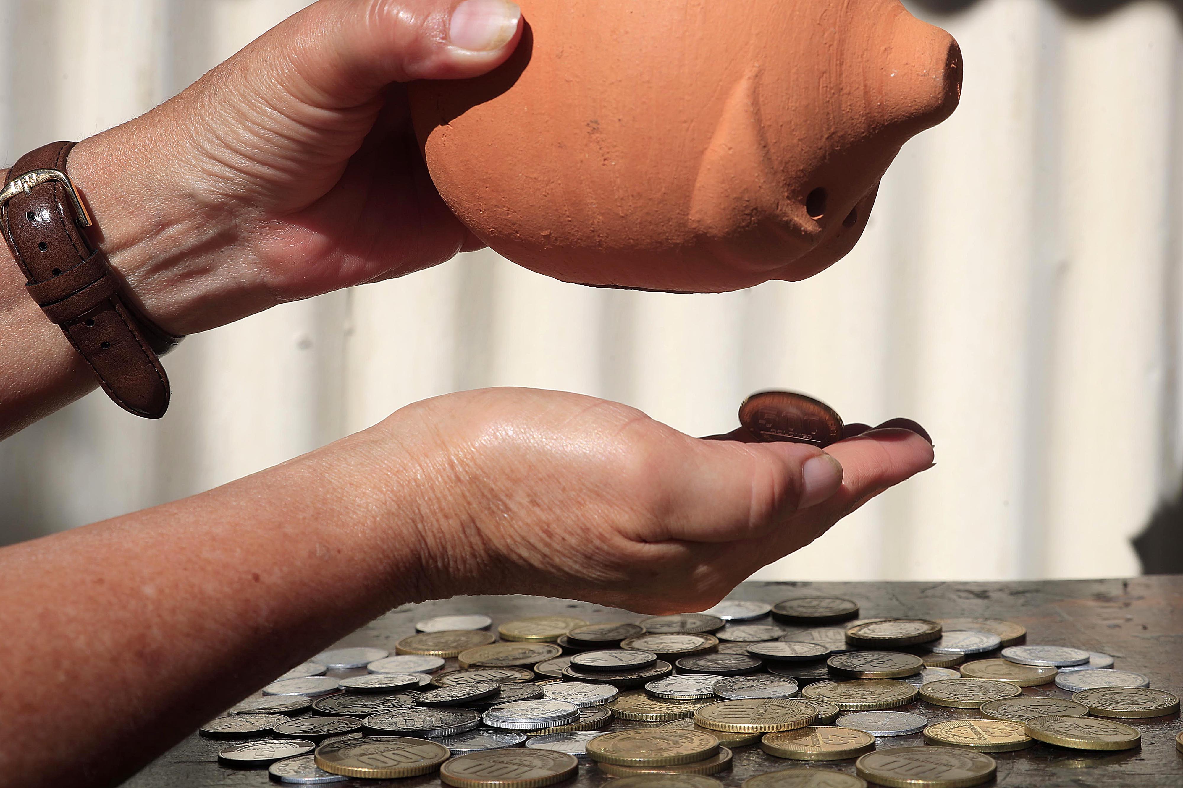 02/01/2024 Fotografías conceptuales para temas: Dinero; Ahorro; Pensión; Pensiones; Plan de retiro; Fondos del ROP; Presupuestos; Operadoras de pensiones; Retiro; Fondos de pensión; Inversión; Monedas; Alcancía; Negocios; Dinero en efectivo; IVM; Colones; Plata; Hacienda; Jubilación; Capital; Finanzas; Gasto; Economía y finanzas; Riqueza. Foto: Rafael Pacheco Granados