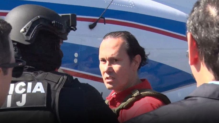 Celso Gamboa y Edwin López, alias Pecho de rata, fueron trasladados en un avión de la DEA hacia Estados Unidos. Son los primeros extraditados de Costa Rica por narcotráfico.