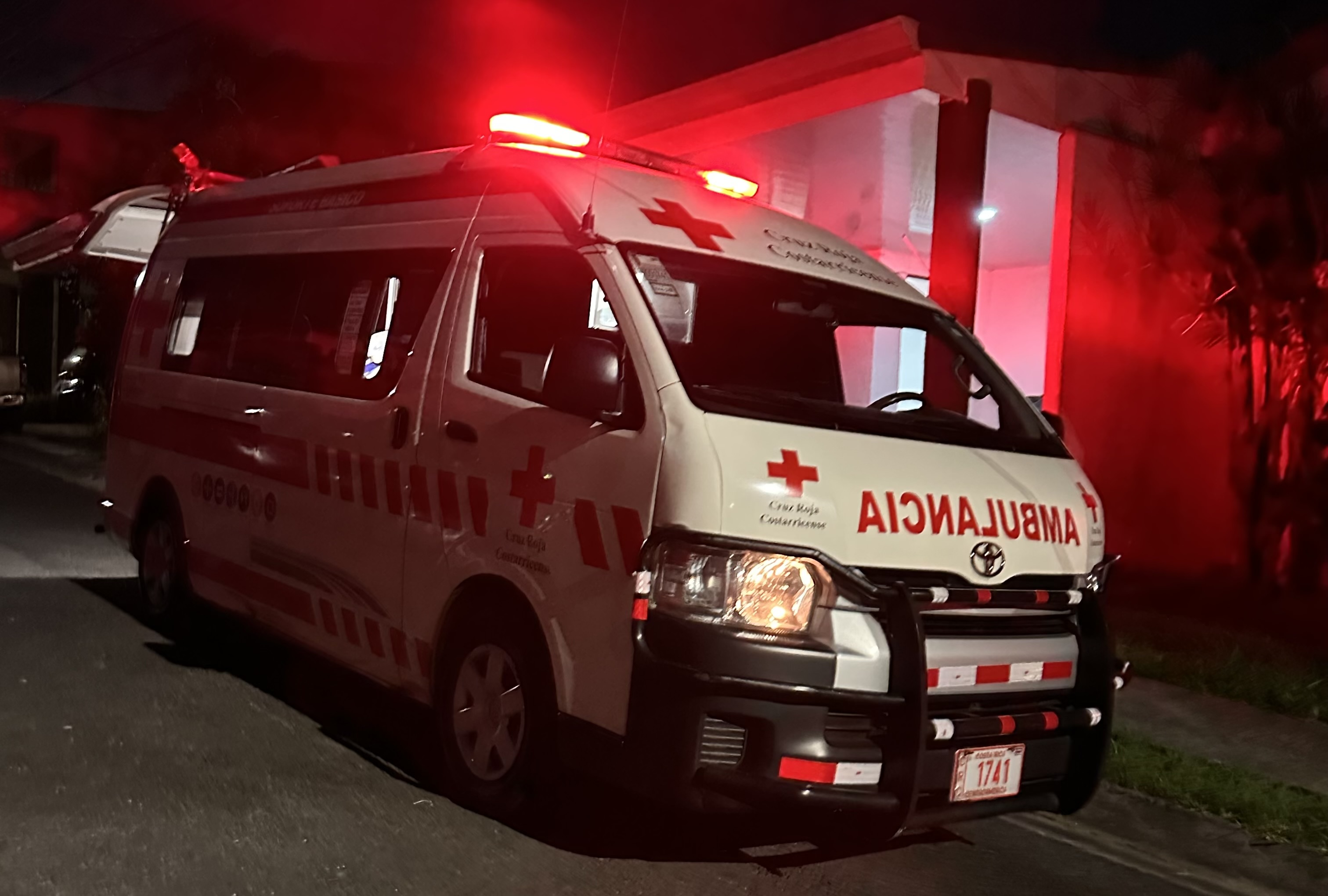 Ambulancia cruz roja