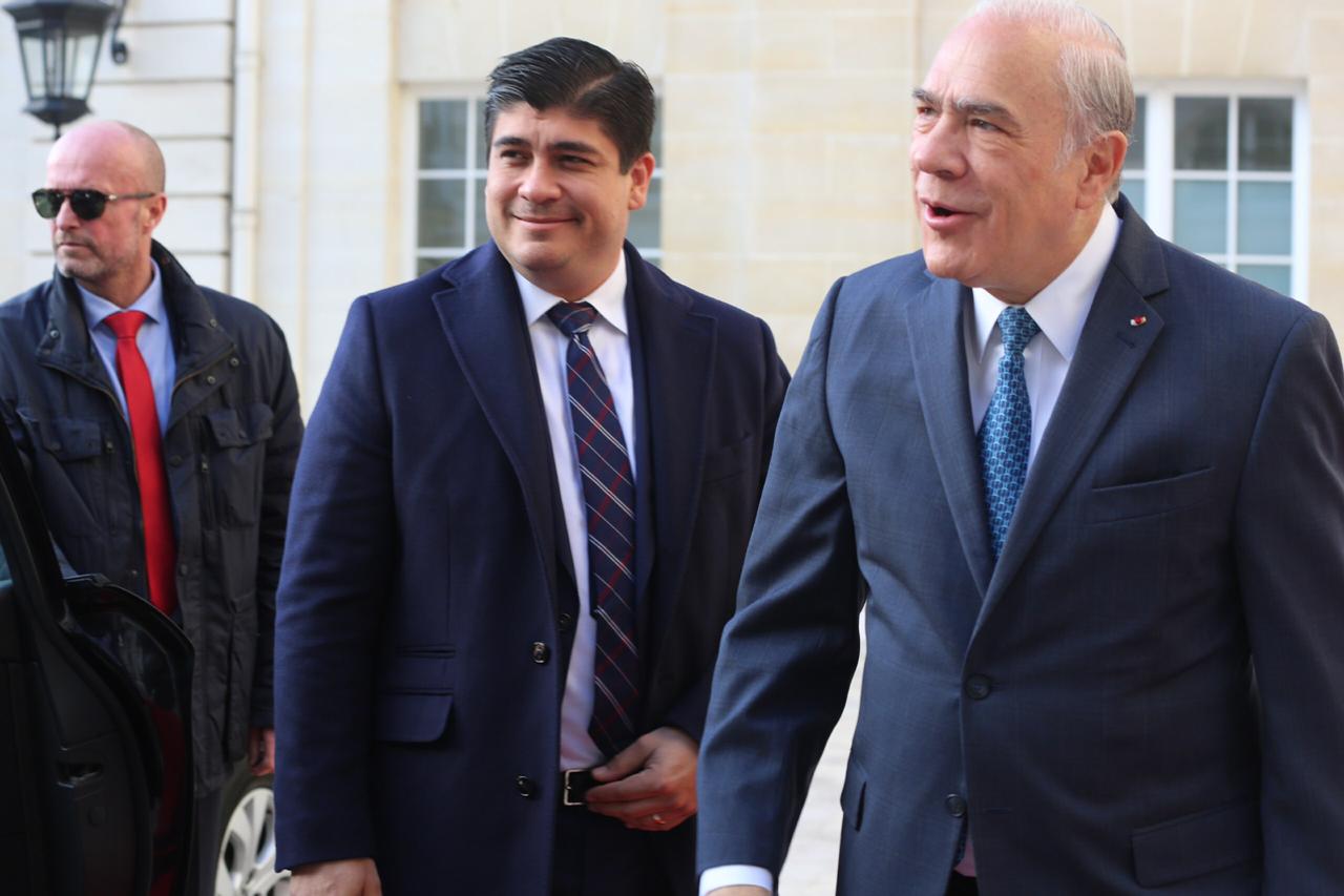 Alvarado se reunió en París con el Secretario General de la OCDE, Ángel Gurría, para revisar los avances de Costa Rica en el proceso que inició desde el 2013.