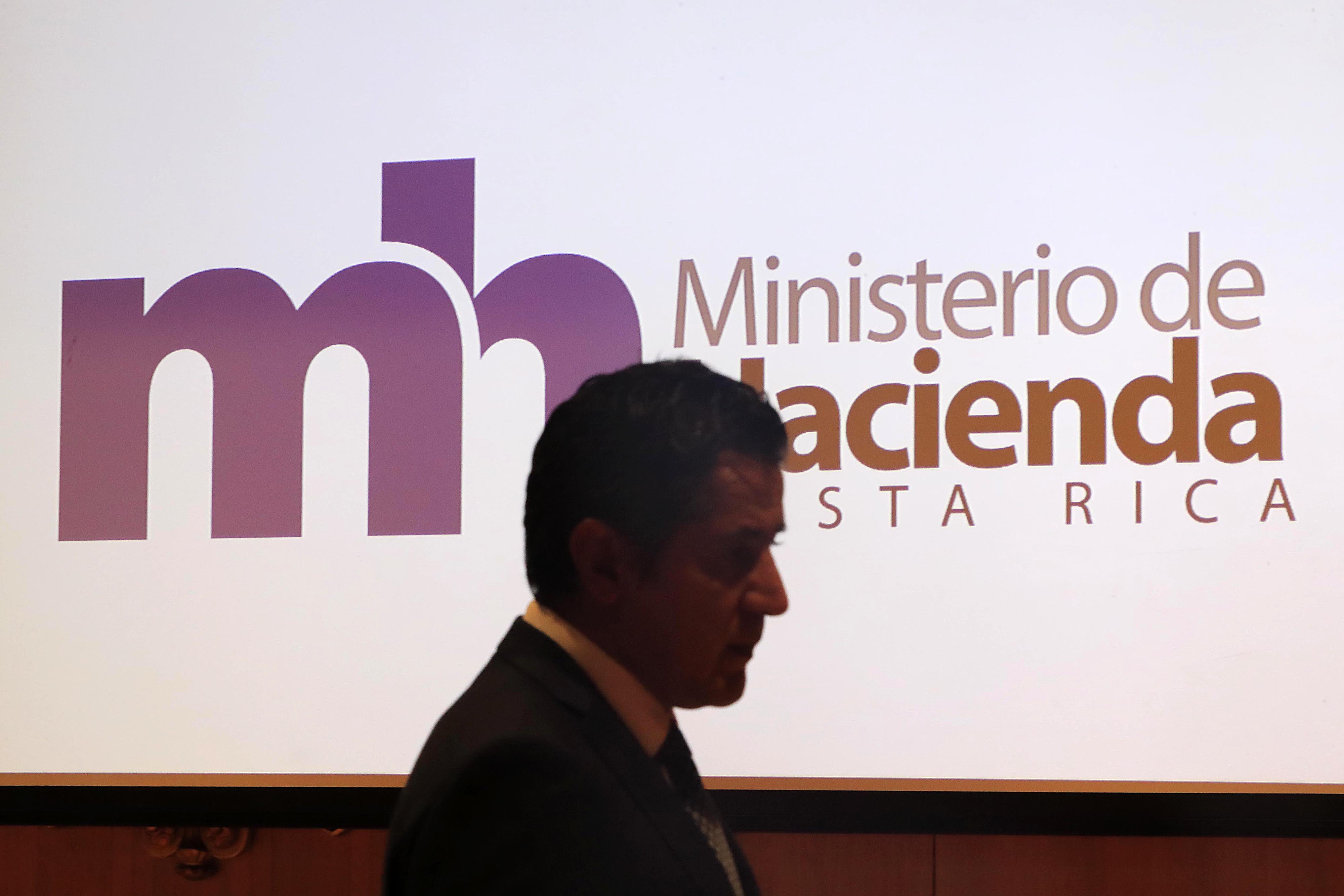 01/09/2023 Asamblea Legislativa. El ministro de Hacienda, Nogui Acosta, presentó el Proyecto de Ley Presupuesto Nacional 2024 al presidente de la Asamblea Legislativa, Rodrigo Arias, y a la presidenta de la Comisión de Hacendarios, Paulina Ramírez.