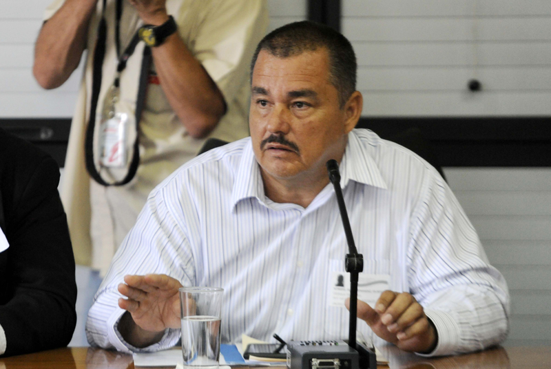 01/10/2015 Asamblea legislativa/ comision de narcotrafico/ comp[arece el empresario Gilberto bell mas conocido como " Macho Coca" por el tema del muelle ilegal en Limón/en la fotografia Alvaro montoya asesor de Gilberto Bell junto a Gilberto Bell mas conocido como " Macho coca".
Foto de: Diana Méndez