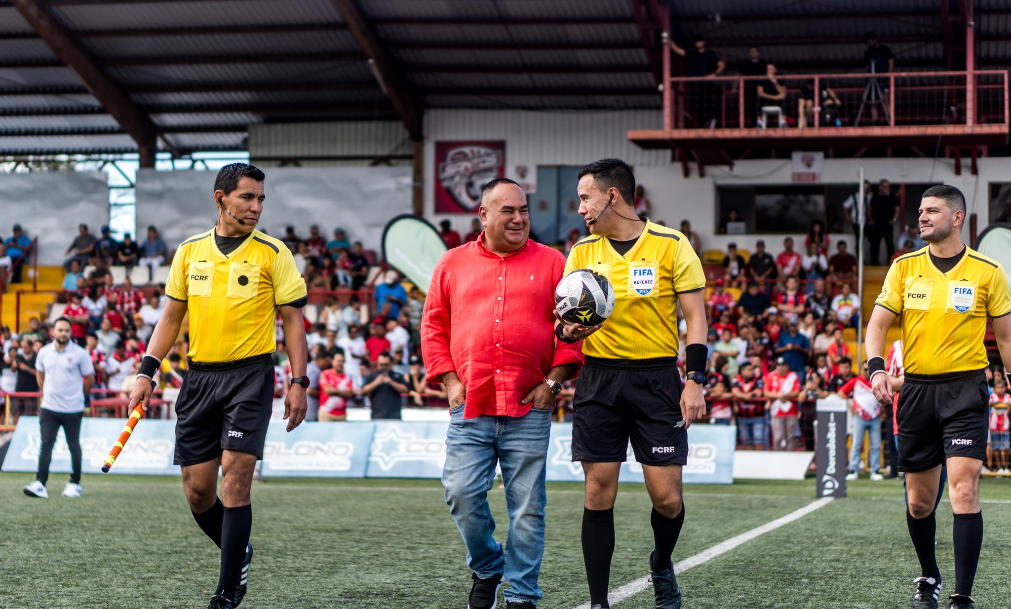 Ronny Cortés, presidente de la sociedad Santos del Caribe, fue el dedicado del juego entre los guapileños y Alajuelense.