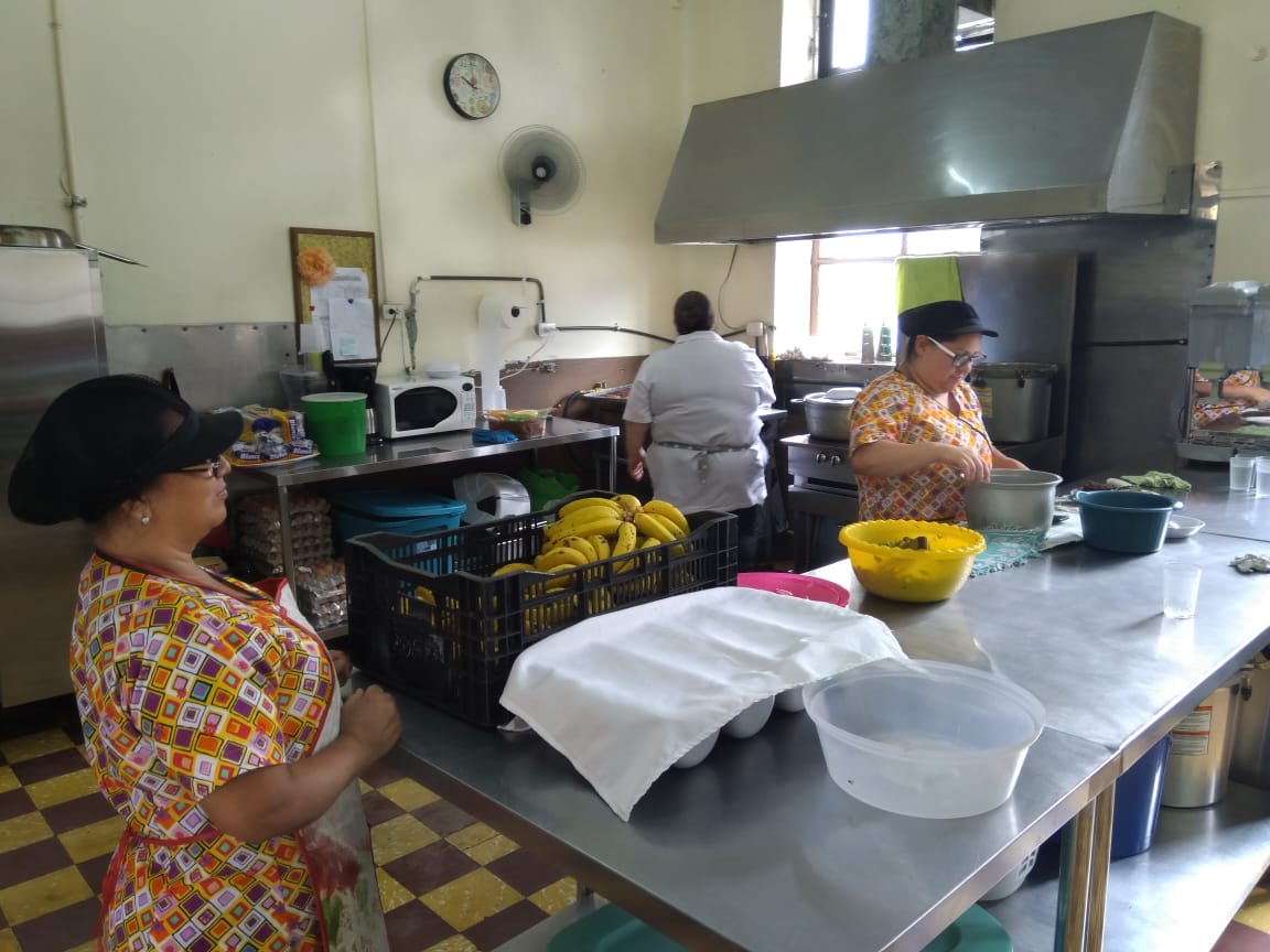 Comedor de la escuela Mauro Fernández en San José Centro