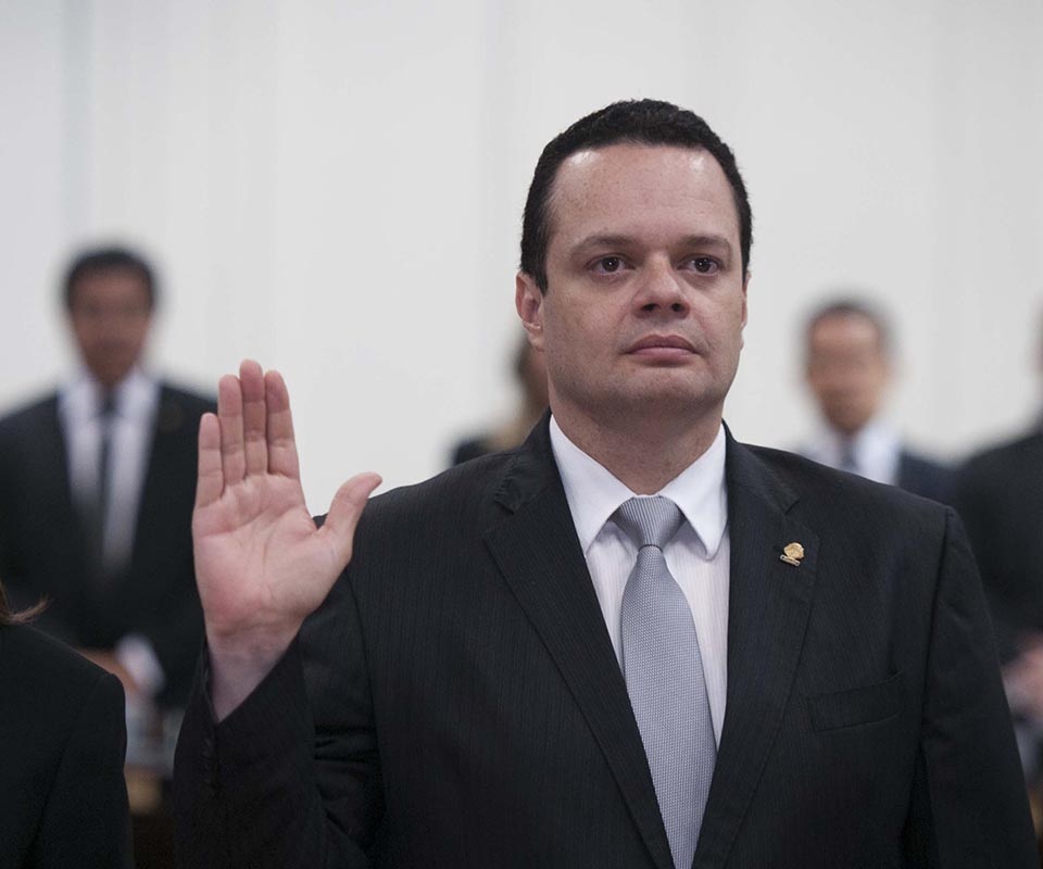 Gonzalo Ramírez fue juramentado la tarde de este 2 de mayo como el nuevo presidente del Congreso.