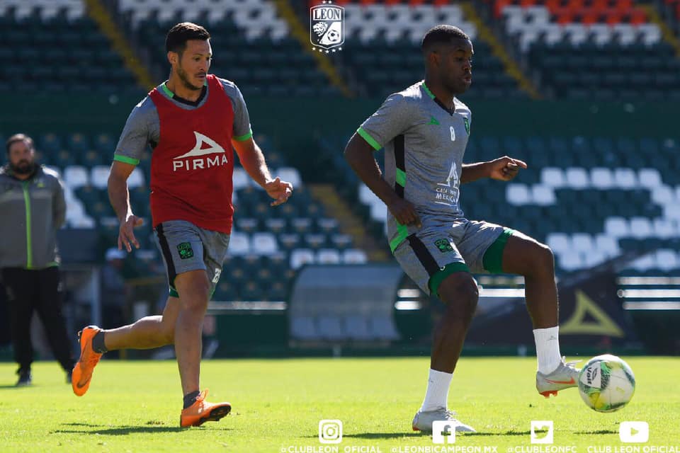 Joel Campbell suma una semana entrenando con el León. Fotografía Facebook de León.