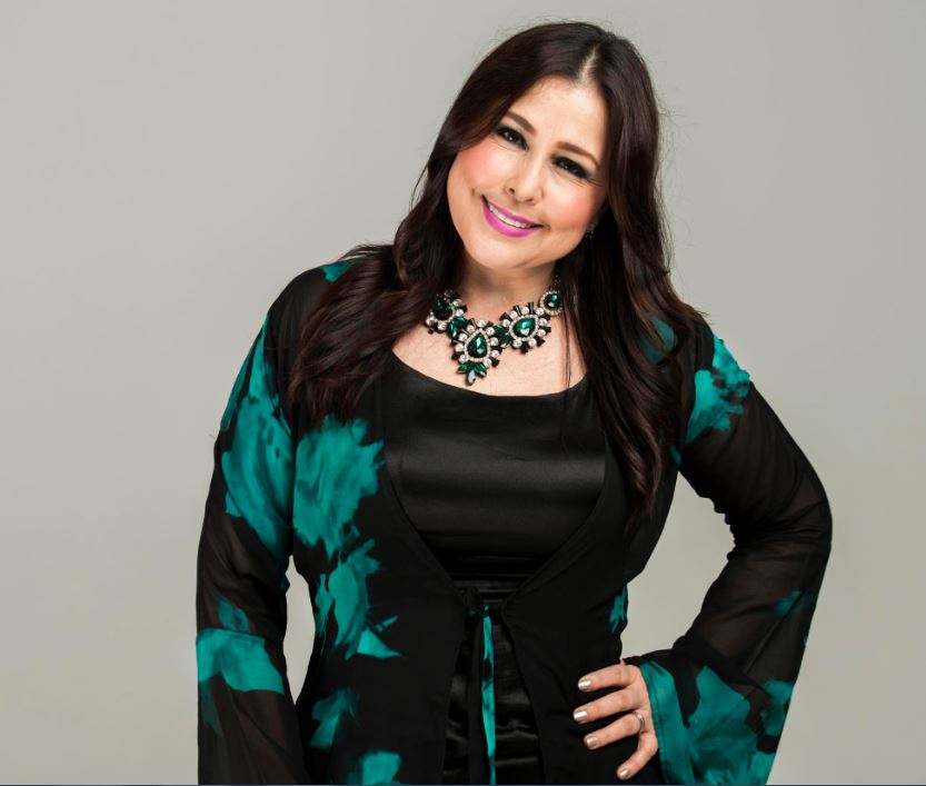 Arelys Heano festeja sus 20 años de carrera en la música.