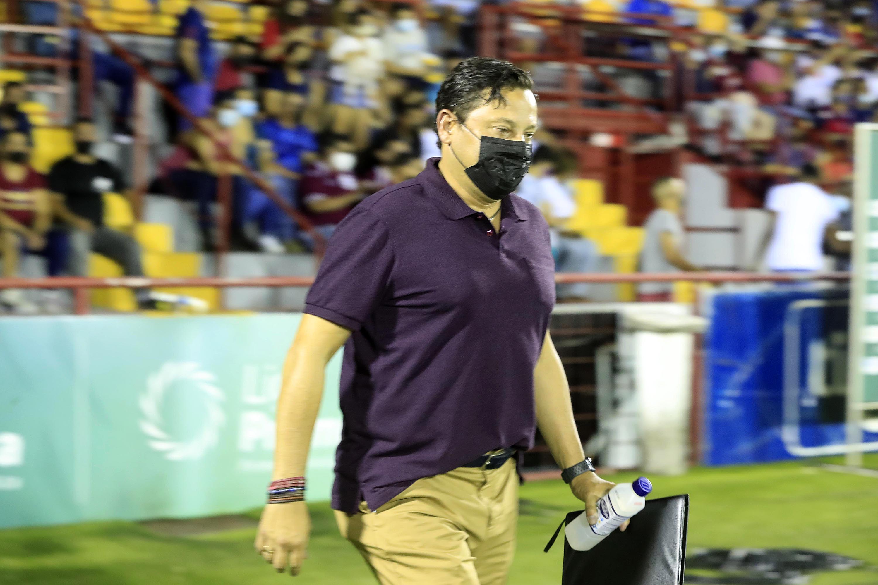 23/04/2022 Estadio Ebal Rodríguez, Guápiles. Santos recibió al Deportivo Saprissa, en partido de la jornada 16 de la Copa Promérica, Torneo de Clausura 2022. Jeaustin Campos, director técnico de Saprissa.