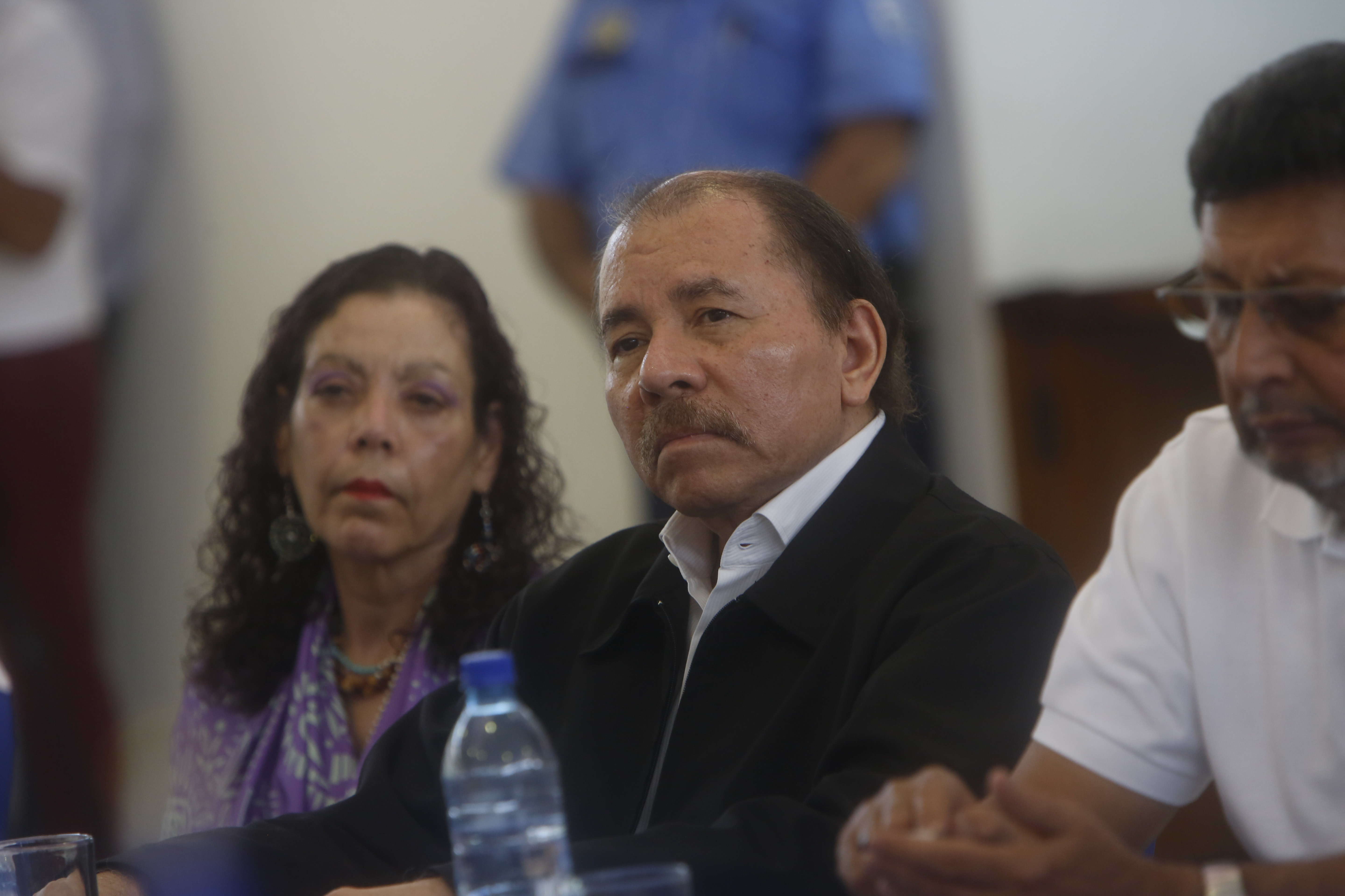 El presidente de Nicaragua, Daniel Ortega, y la vicepresidenta y primera dama, Rosario Murillo, asistieron a la apertura de un diálogo nacional, en Managua,Nicaragua, el 16 de mayo del 2018. Foto: AP