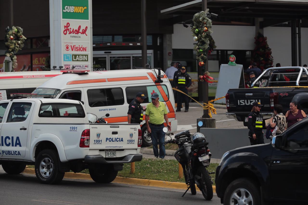 03/01/2018 Coronado. Al menos tres sujetos intentaron asaltar la sucursal del BAC en Coronado. Foto: Alonso Tenorio