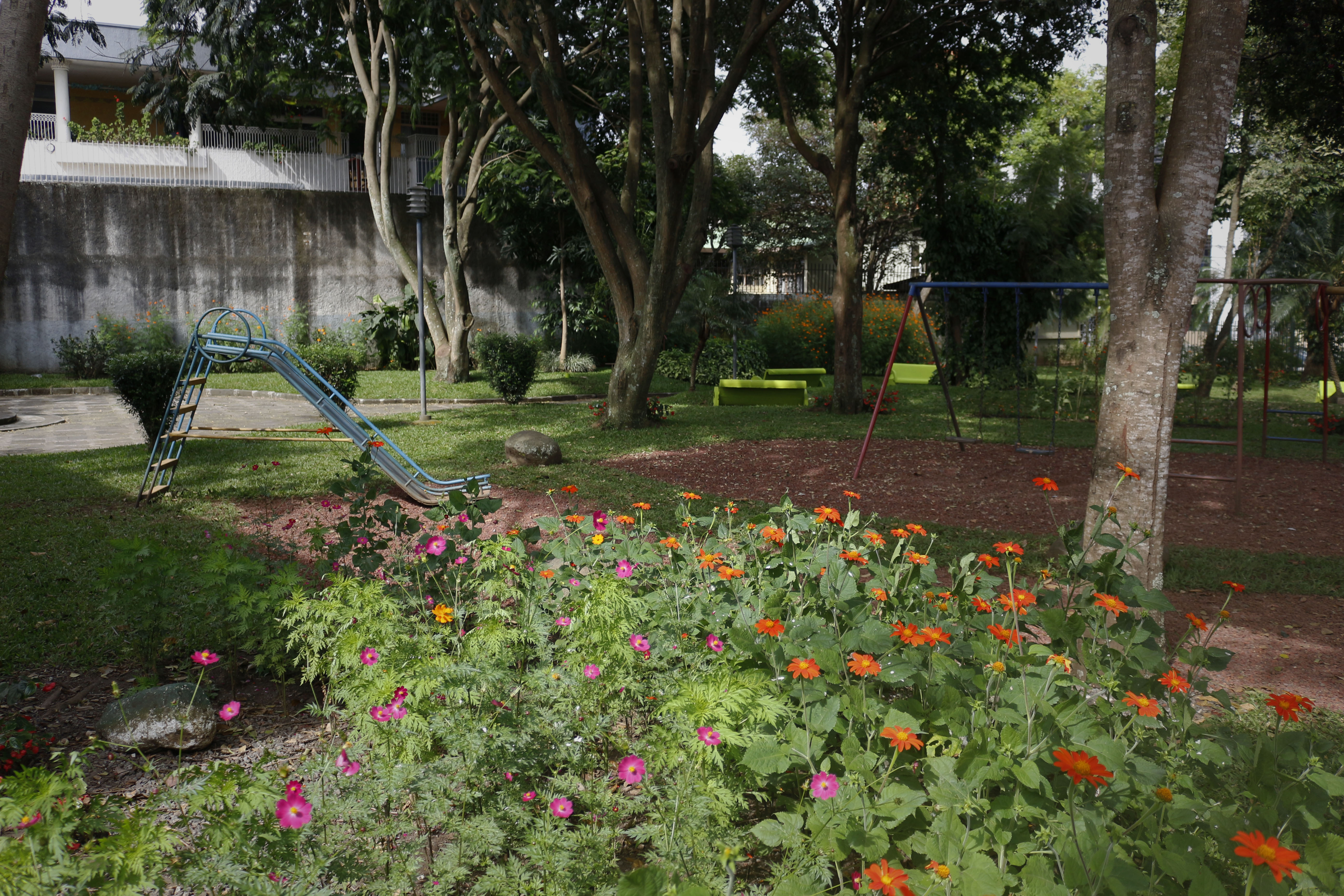 La recuperación de espacios verdes y la arborización son parte de las mejoras en los parques de San José. Uno de los que fue remozado recientemente es el parque Italia, en el distrito Catedral.