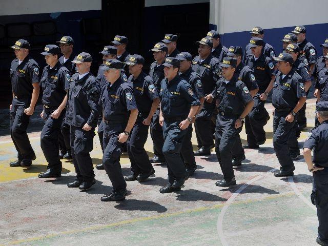 Oficiales en ejercicio se capacitaban en la Escuela Nacional de Policía en San José. El prespuesto del 2018 del Ministerio de Seguridad incluye recursos para contratar a 1.000 policías más. | JORGE CASTILLO