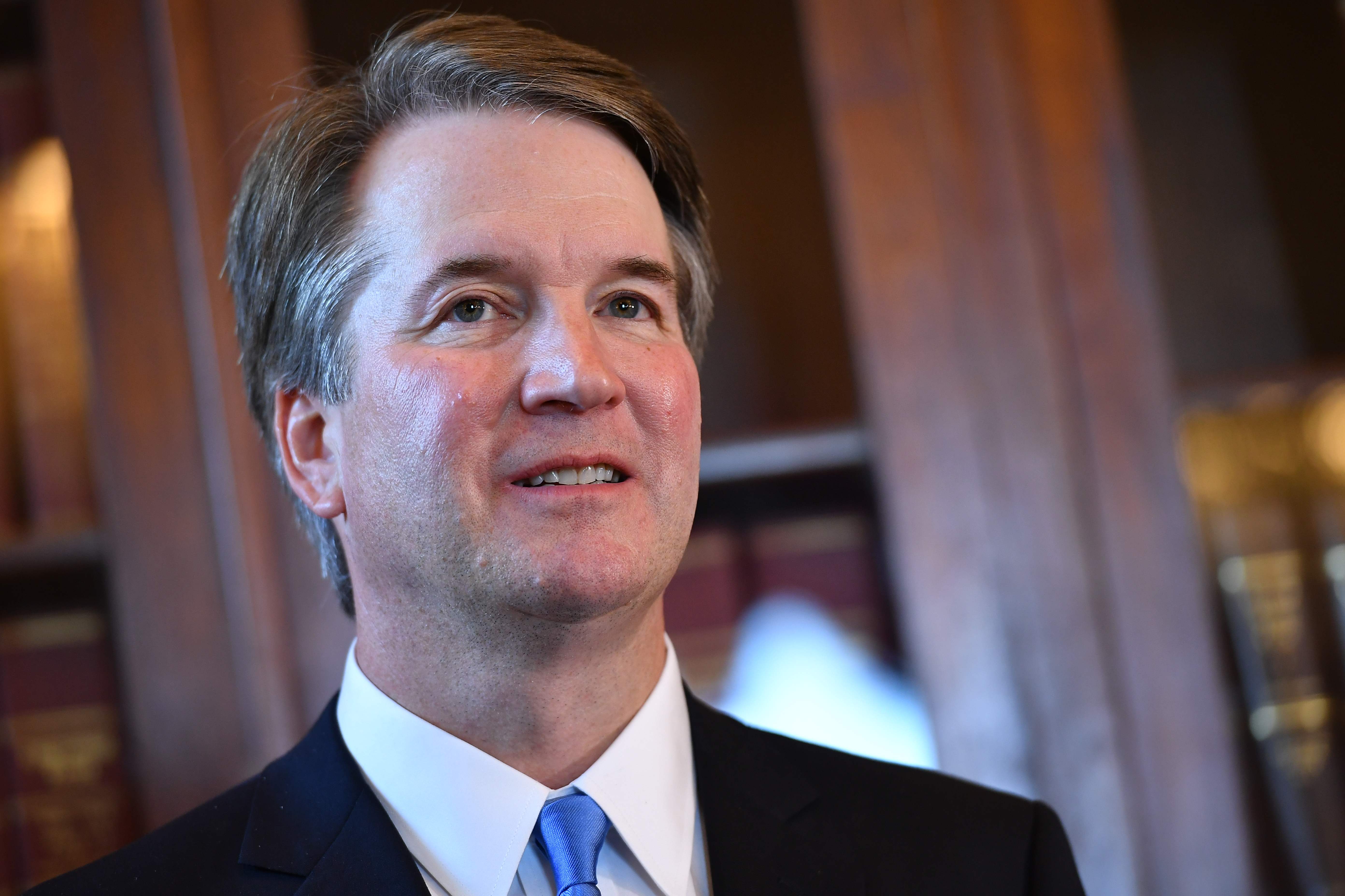 El candidato a juez de la Corte Suprema, Brett Kavanaugh, asiste a una reunión, en el Capitolio, en Washington. Foto: AFP