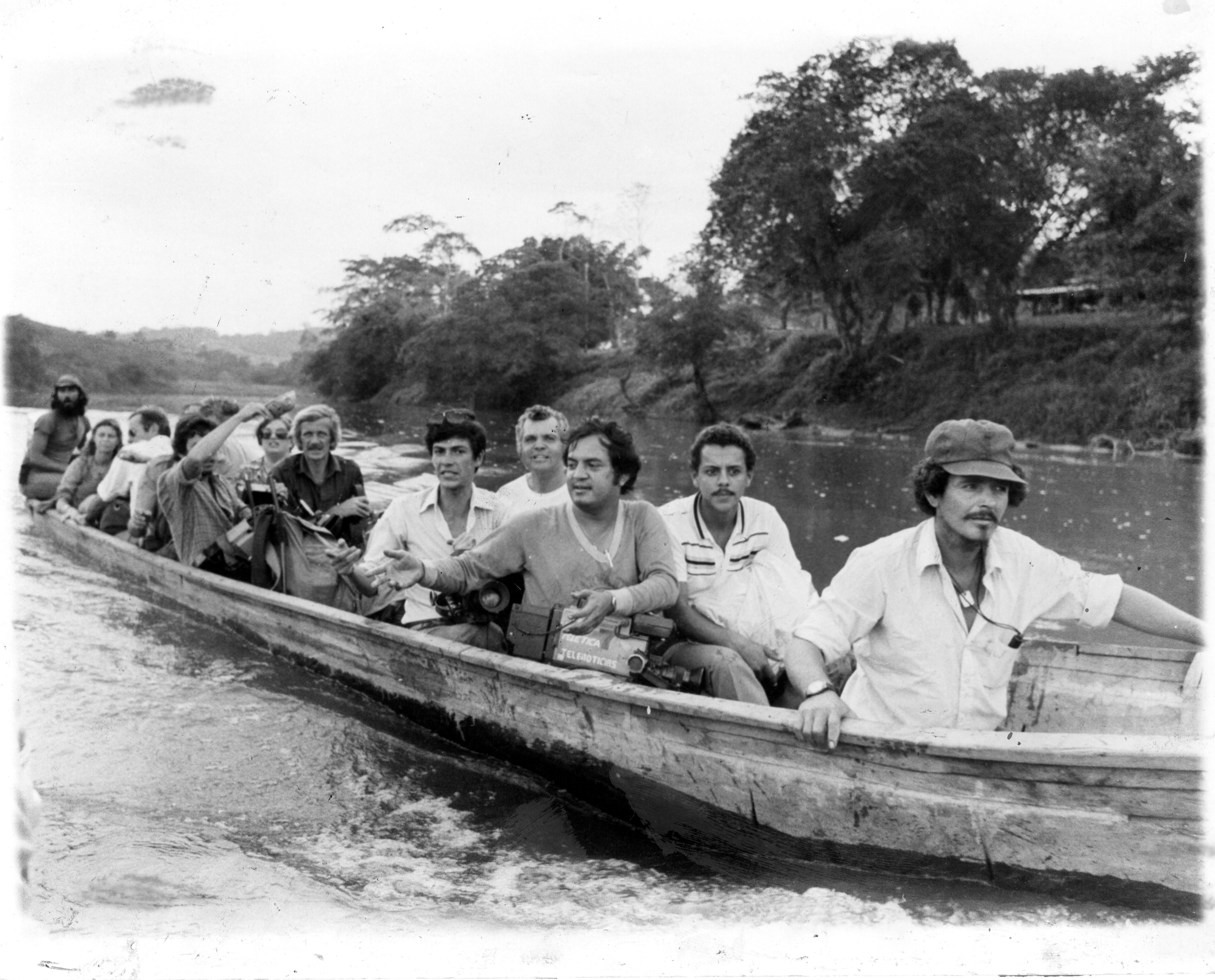Atentado de La Penca (1984) archivo LN / Miércoles 30 de mayo de 1984, un grupo de periodistas costarricenses y de agencias internacionales iniciaron un viaje desde San José de Costa Rica hacia la localidad de La Penca, en la desembocadura de los ríos San Juan y San Carlos. Habían sido convocados por Edén Pastora, entonces comandante de la Alianza Revolucionaria Democrática (ARDE) movimiento que operaba en el sur de Nicaragua contra el gobierno sandinista.