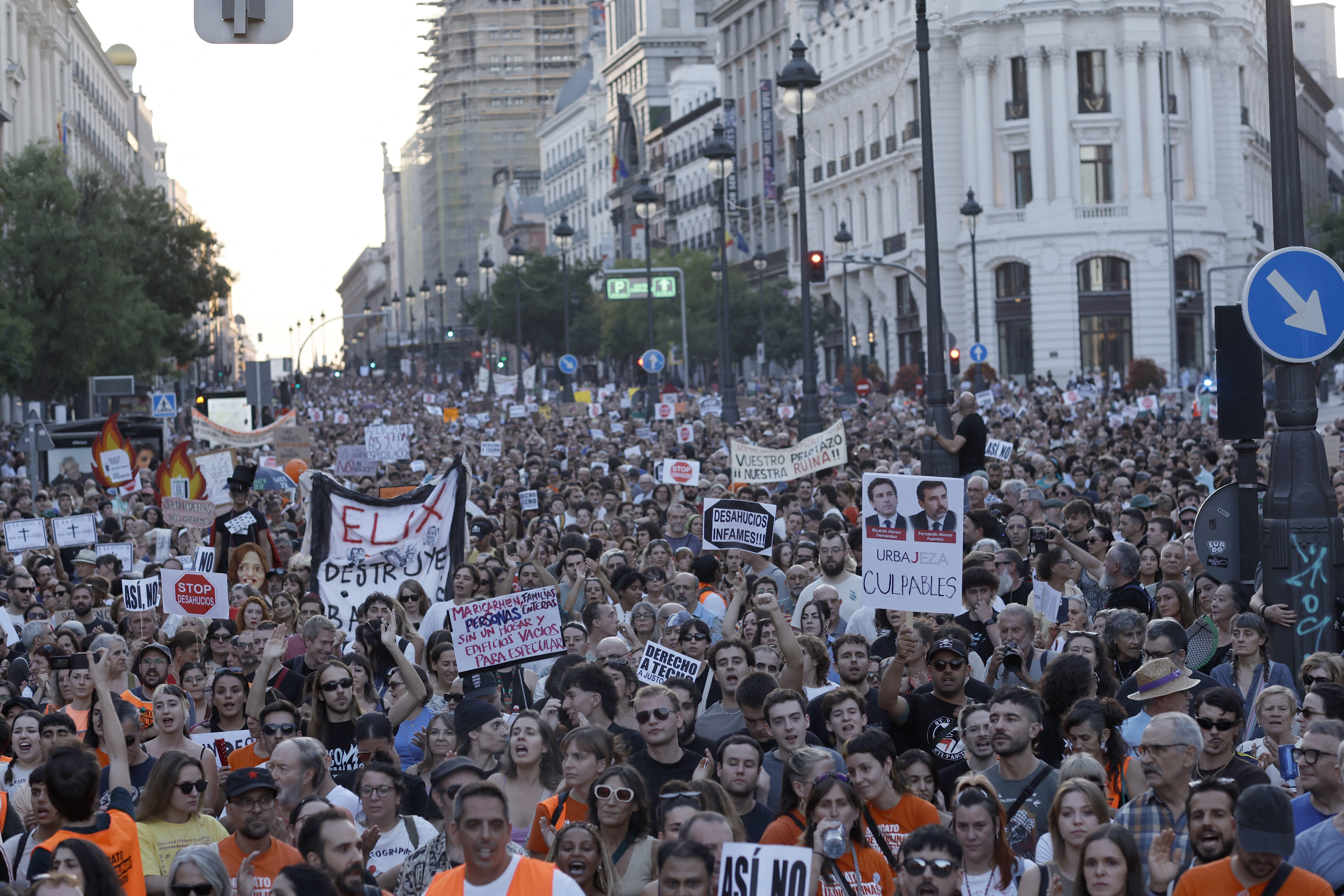 Cientos de personas se aglomeraron en el corazón de la capital española.