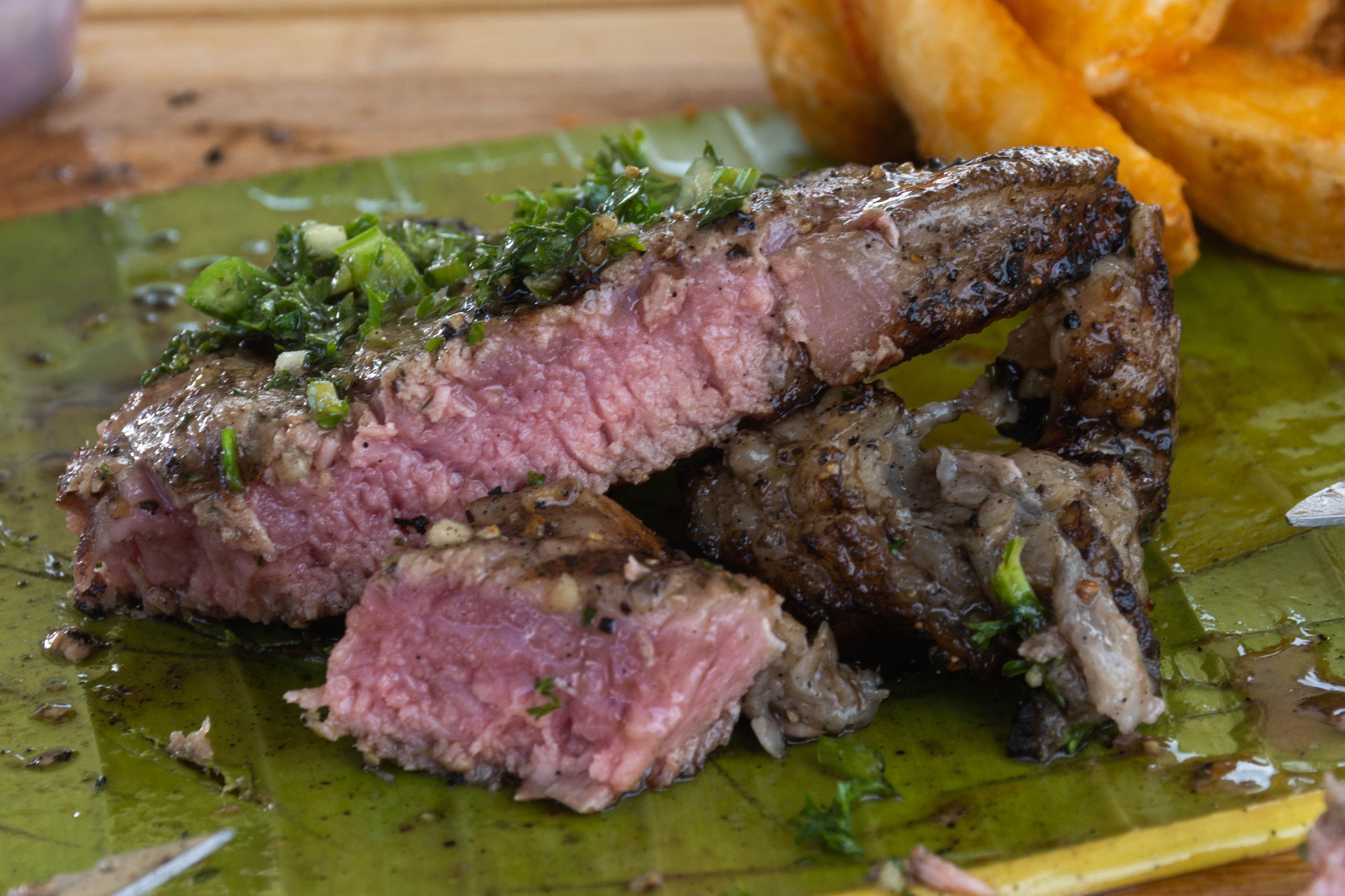Churrasco, choripán, costillas, pinchos y piña a la parrilla de Pinky´s Food Truck