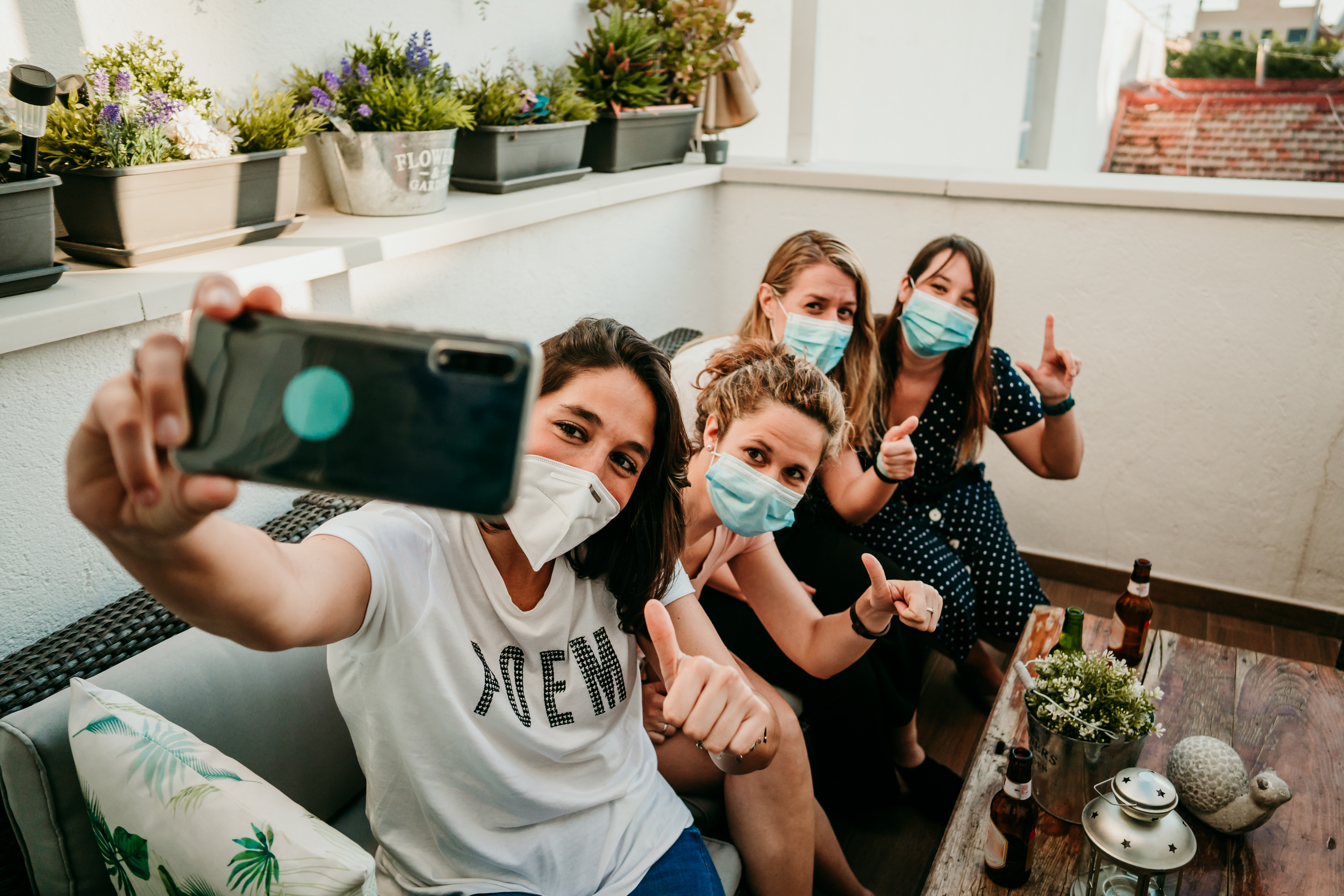 Fiestas en época de pandemia covid 19, donde se irrespetan las medidas dictadas por el Ministerio de Salud fotografía de Shutterstock