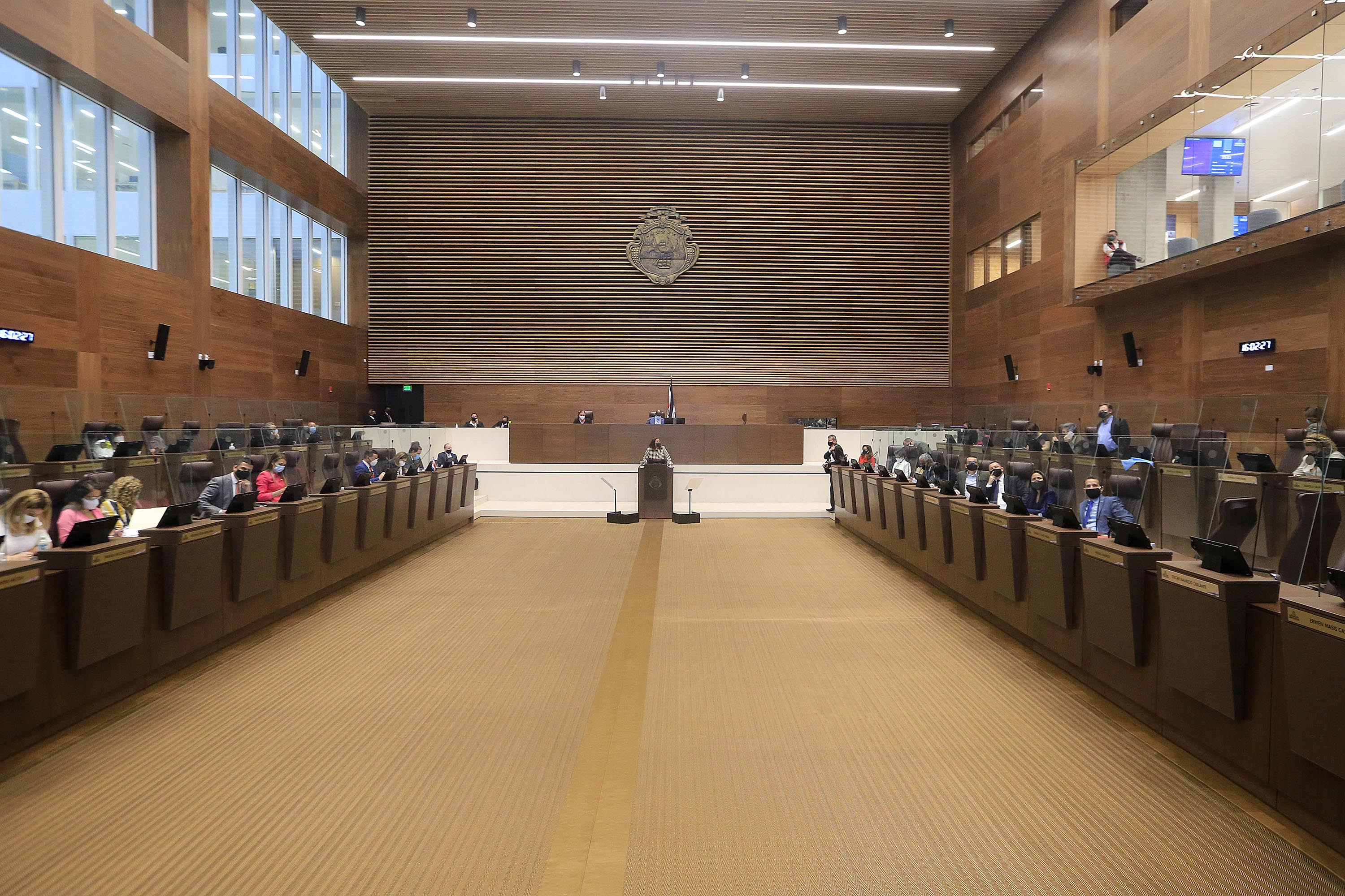 Asamblea Legislativa, sesión del plenario legislativo. El proyecto de ley del préstamo con el FMI requiere de aprobación legislativa por mayoría calificada (38 votos mínimo). Fotografía José Cordero