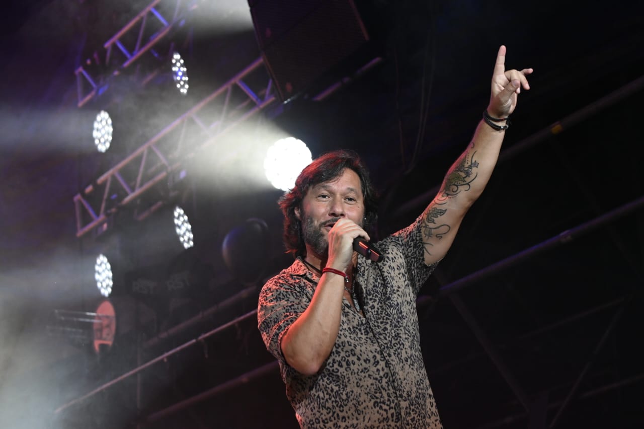 12 de agosto del 2023. Parque Viva en la Guácima de Alajuela. 19:30 hrs. Concierto de los cantantes Diego Torres de Argentina y Carlos Vives de Colombia. Ambiente previo al concierto en Parque Viva. En la foto: Muchos asistieron al concierto con sus sombreros representativos del valllenato. Foto: Albert Marín para la Nación.