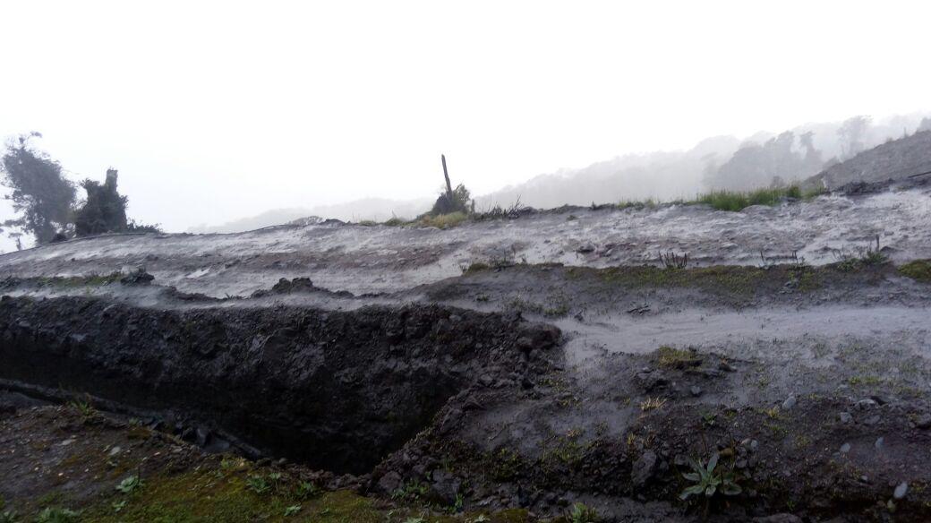El volcán Turrialba hizo una fuerte erupción este lunes por la madrugada, según confirmaron el Observatorio Vulcanológico y Sismológico Nacional (Ovsicori) y la Red Sismológica Nacional (RSN). Foto de Gabriela Gómez parala LN