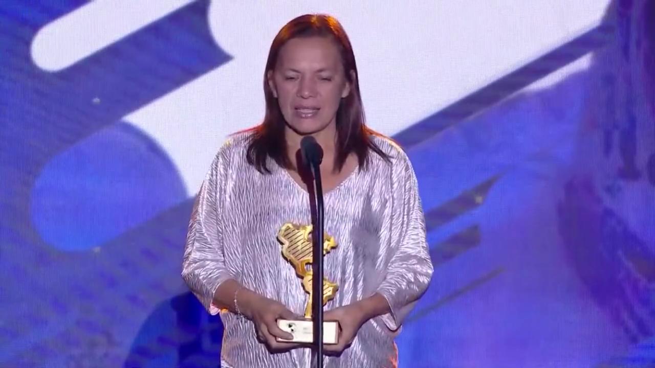 Dixiana Mena, madre y entrenadora de Andrea Carolina Vargas, recibió el premio Panam Sport, como mejor entrenadora del año en América. Fotografía: Olman Mora, CON