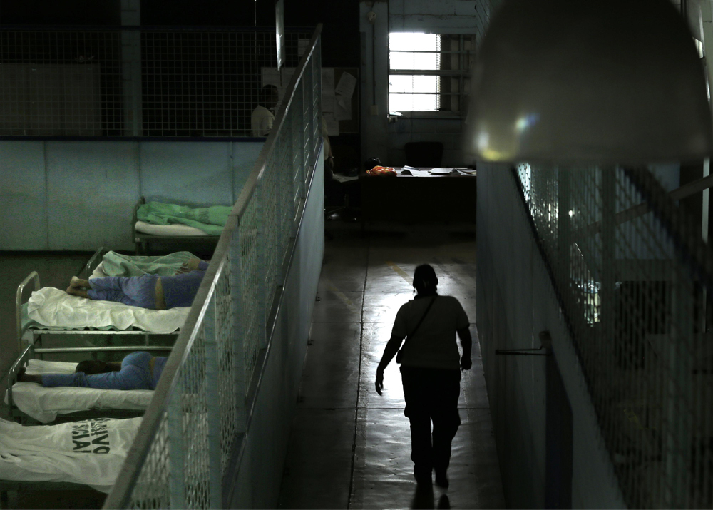 39 custodios del Ministerio de Justicia realizan la vigilancia de los pacientes divididos en dos turnos.