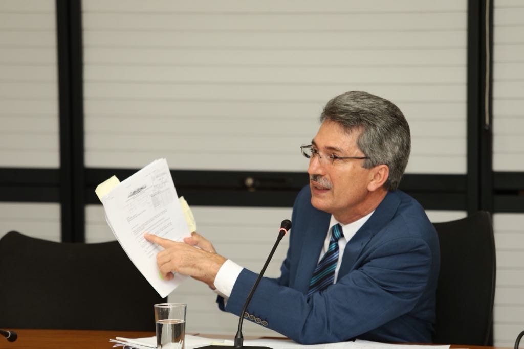 Welmer Ramos, exministro de Economía, compareció ante los diputados este viernes 8 de setiembre por el caso del cemento chino.