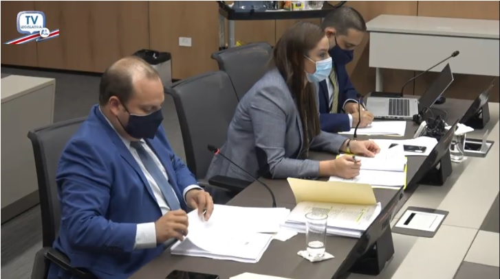 02/11/2020. Sesión de hoy de la Comisión especial de contratación Pública. En la foto aparecen los diputados Pablo Abarca (izquierda), del PUSC; y Ana Lucía Delgado, del PLN. Foto: captura de pantalla.