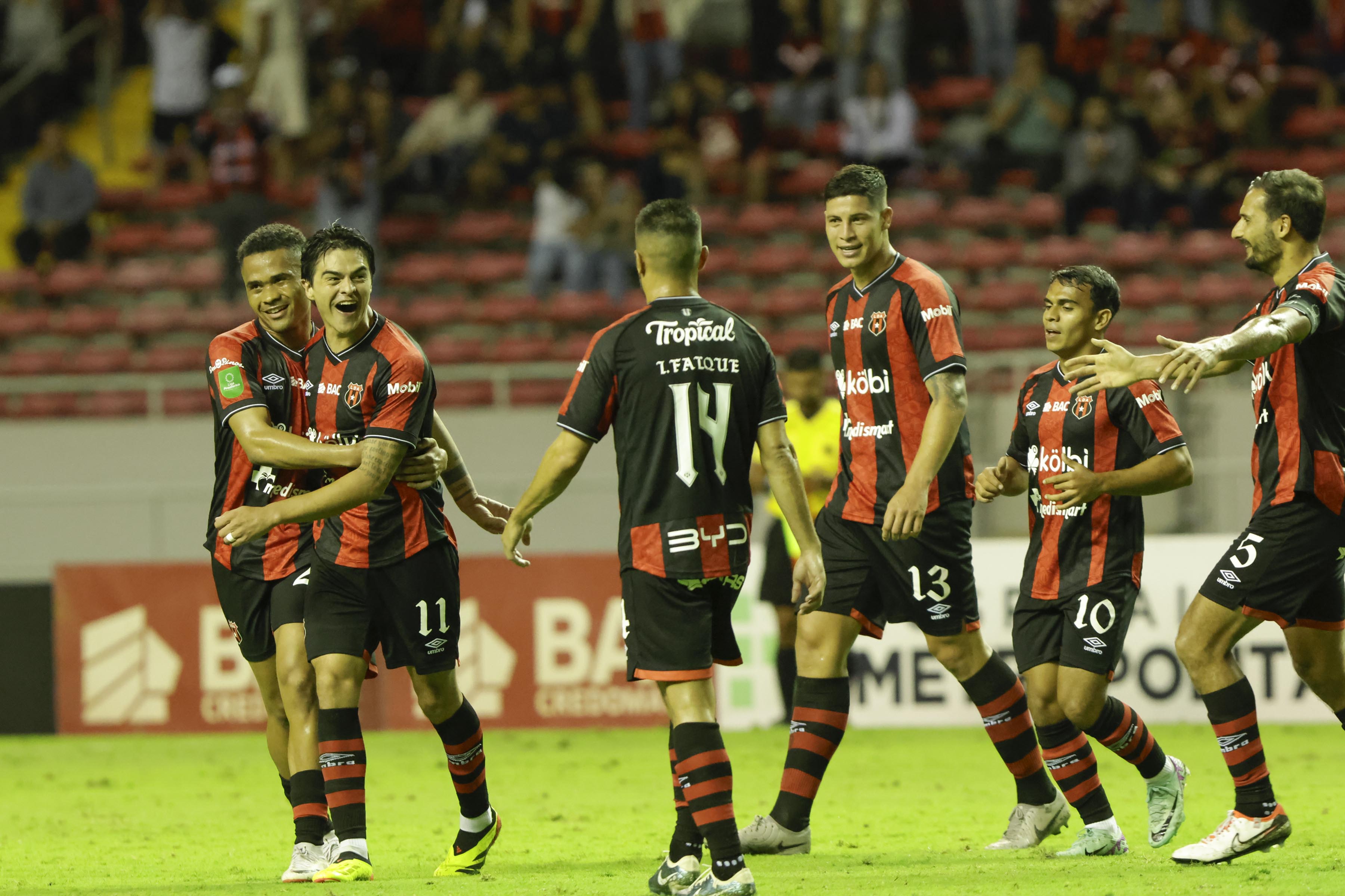 LDA vs Santos