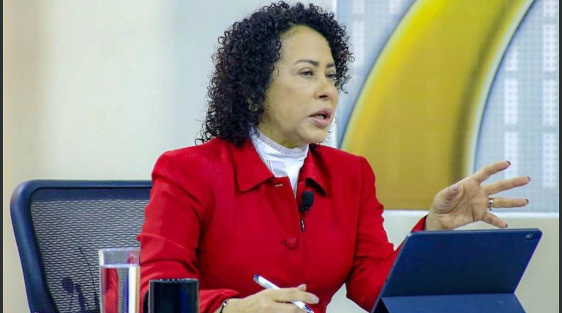 El Tesoro acusa a Martha Carolina Recinos De Bernal de dirigir un esquema de corrupción multimillonario en múltiples ministerios.