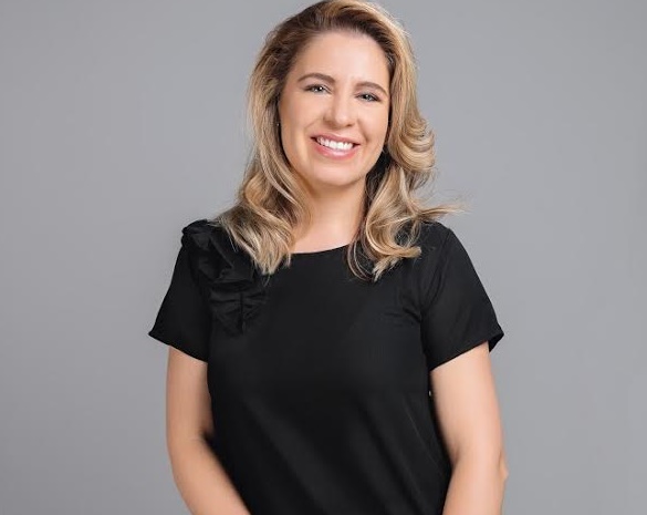 MATERIAL PARA REVISTA PERFIL. 19/3/2018. Tibas. Estudio Grupo Nacion. Retrato de Claudia Dobles, esposa del candidato presidencial del PAC, Carlos Alvarado. Foto Jeffrey Zamora