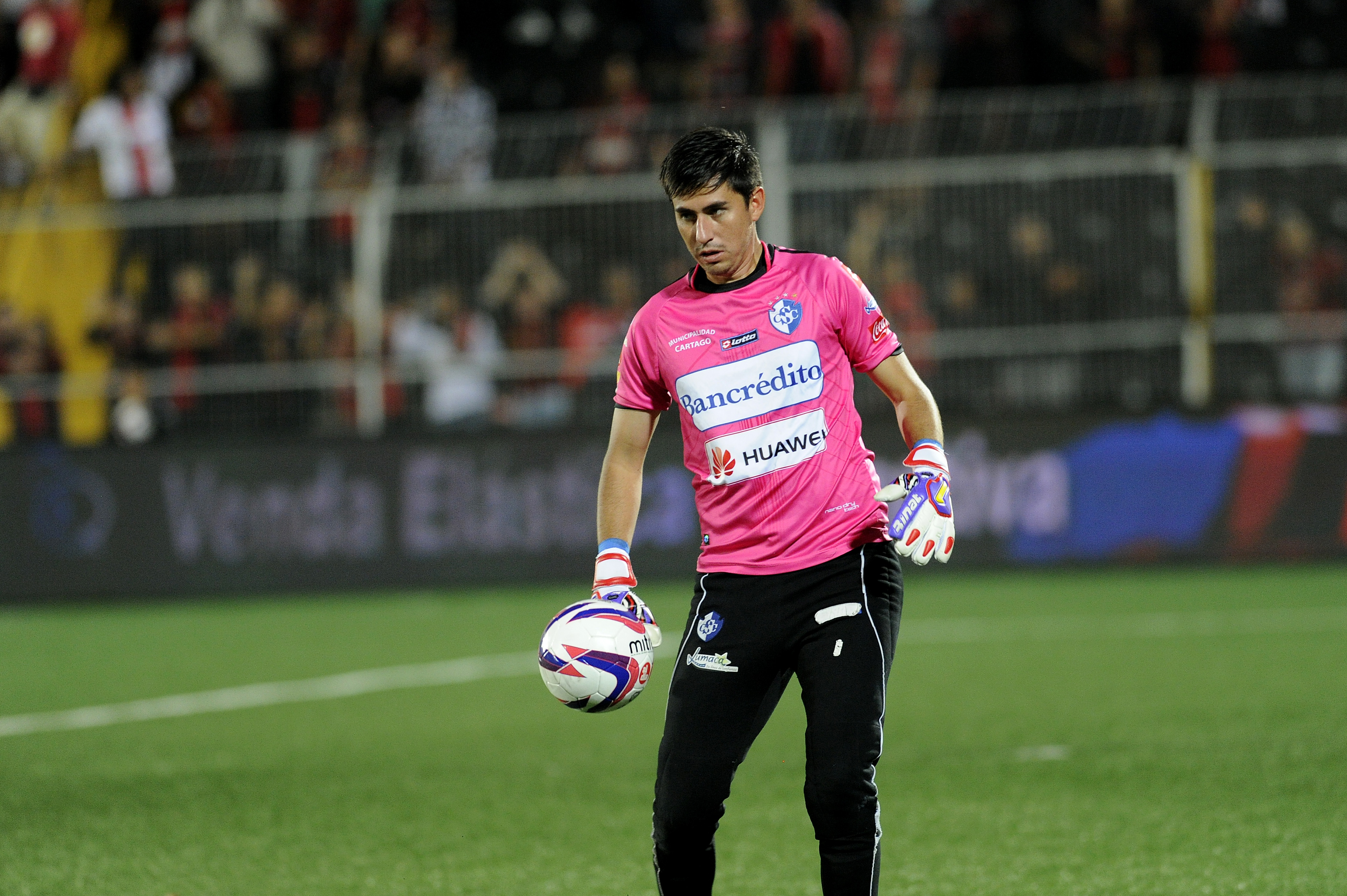11/3/14. Estadio Morera Soto. Portero de Cartago Alejandro Gomez./ Alejandro Gómez, portero cartaginés.fotografía de Melissa Fernandez