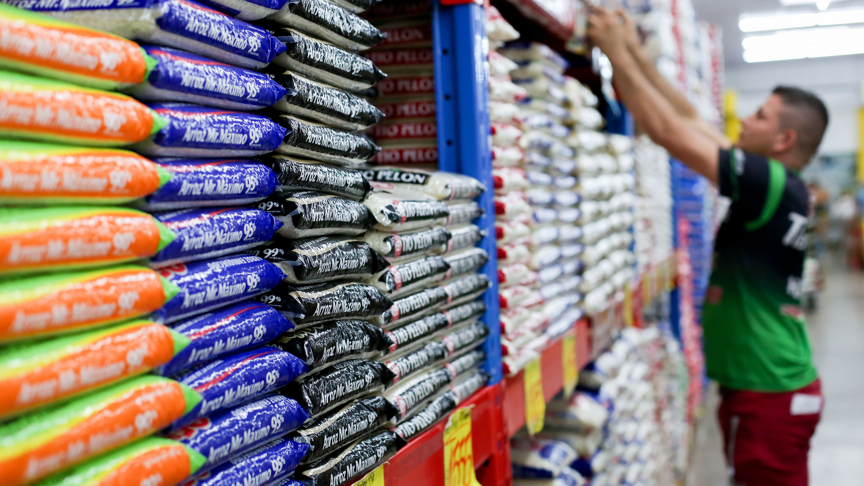 Cada habitante consume al año 45,83 kilogramos de arroz al año, según la Corporación Arrocera Nacional, de los cuales un 57% se importa.