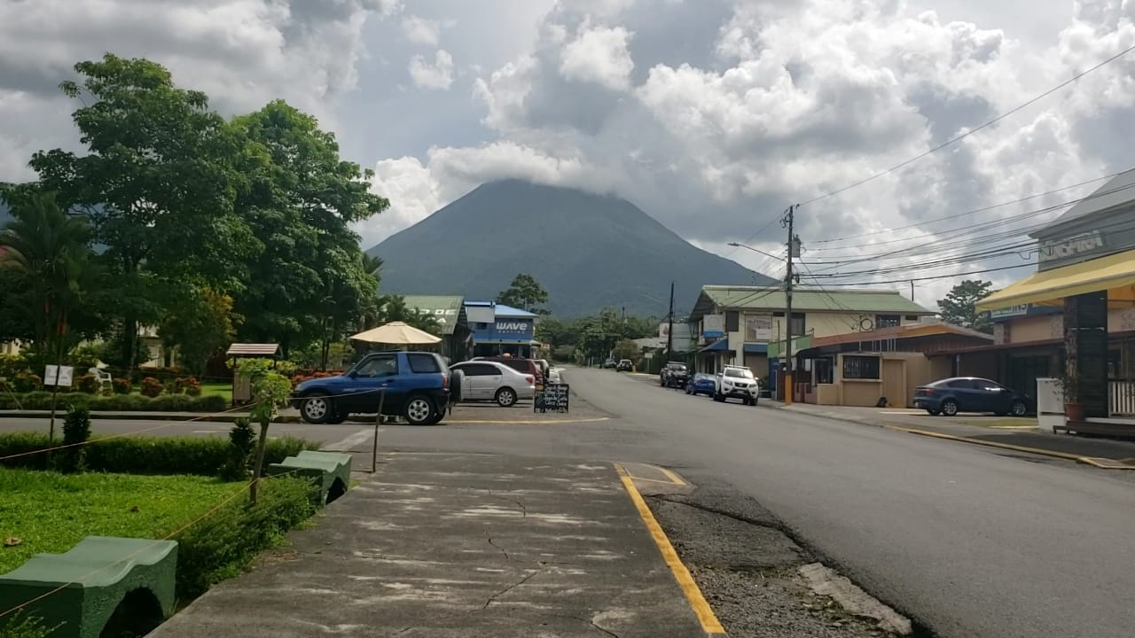 Los vecinos temen que la instalación del albergue perjudique la imagen de esta zona turística. Foto: Edgar Chinchilla.