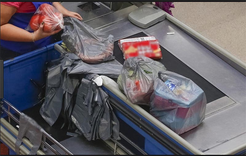 De forma unánime, la Comisión de Ambiente de la Asamblea Legislativa dictaminó favorablemente un proyecto de ley que prohibiría la entrega gratuita de bolsas plásticas de los comercios a sus clientes y así se reducirá la circulación de este material desechable.