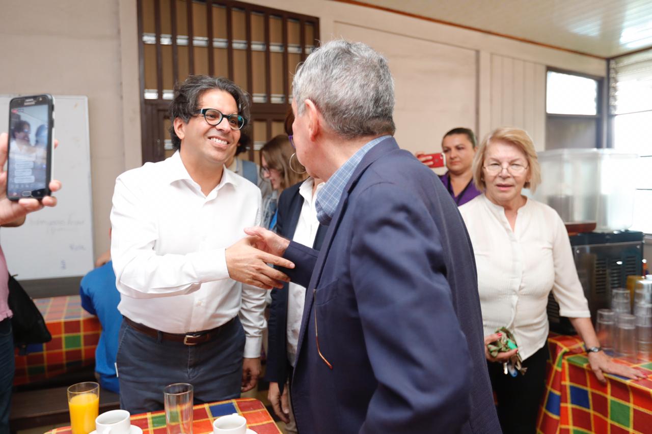 El ministro de Educación, Édgar Mora, confirmó que algunos voluntarios están teniendo problemas para ingresar a centros educativos en Alajuela. Foto: José Cordero