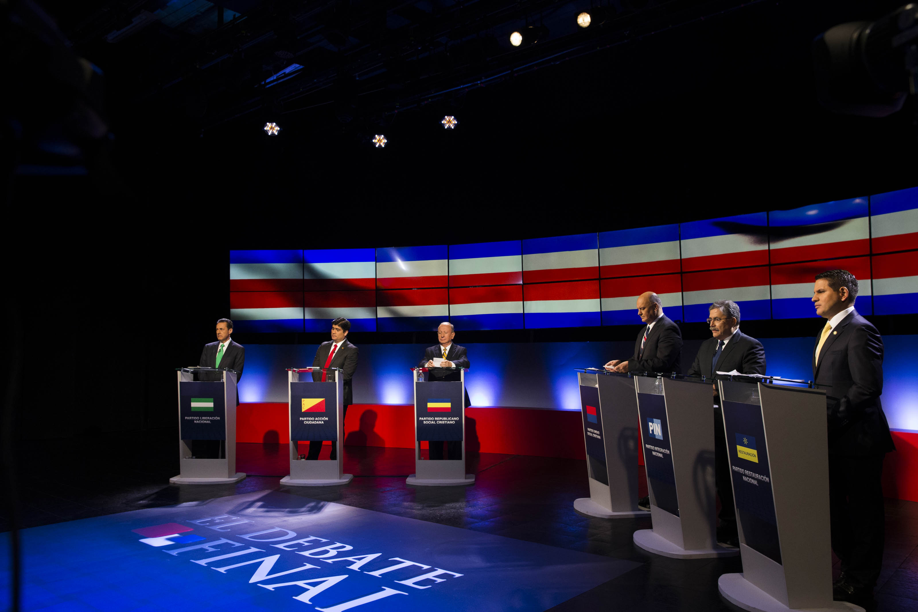 01/02/18. Museo de los Niños, San José Costa Rica. Debate candidatos presidenciales Canal 6. Carlos Alvarado Quesada, Juan Diego Castro Fernández, Antonio Álvarez Desanti, Rodolfo Hernández Gómez, Fabricio Alvarado Muñoz, Rodolfo Piza Rocafort. Fotografía: Alejandro Gamboa Madrigal.