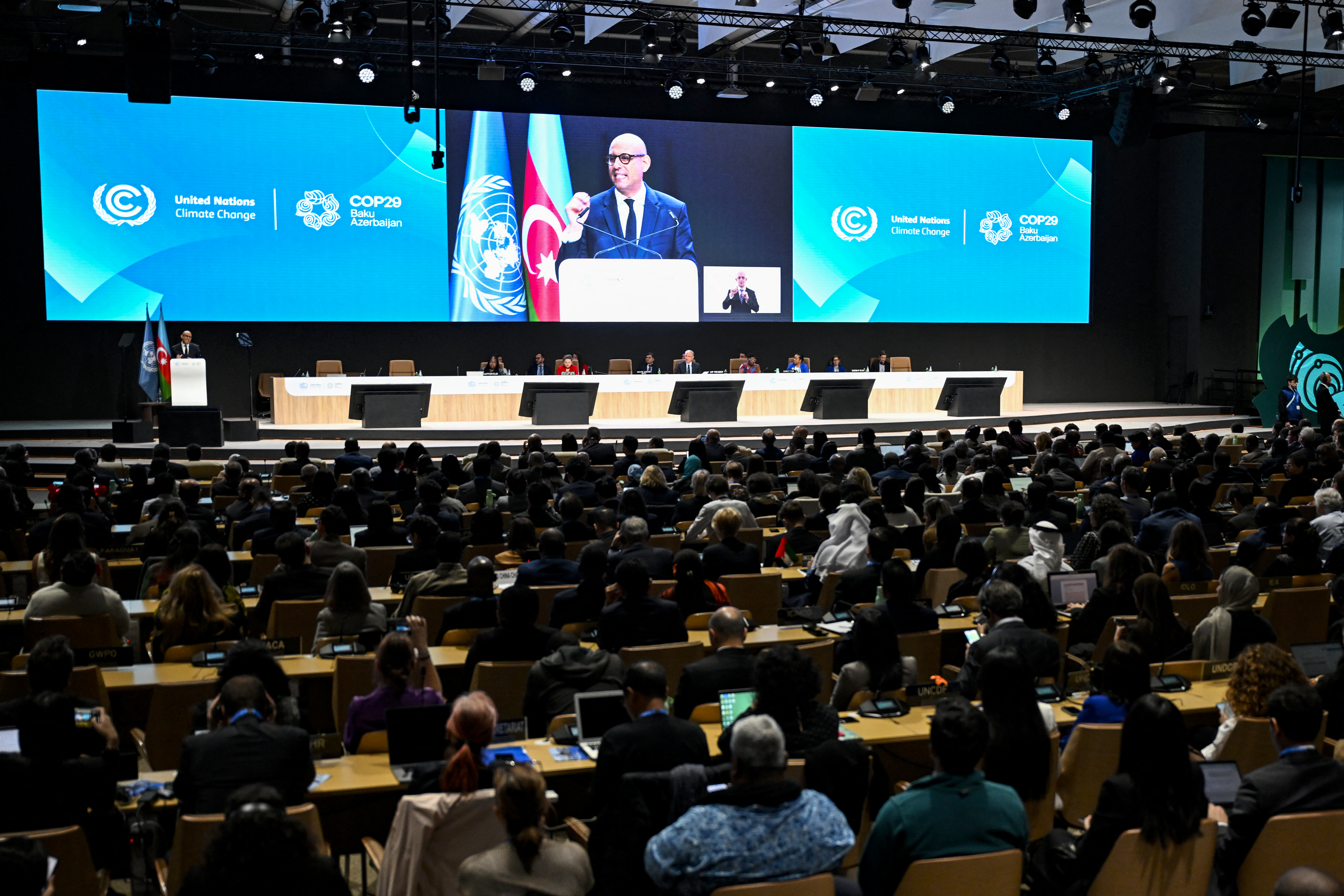 El jefe de la ONU para el clima, Simon Stiell, pronuncia un discurso durante la apertura de la Conferencia de las Naciones Unidas sobre el Cambio Climático de 2024 (COP29) en Bakú este lunes 11 de noviembre.