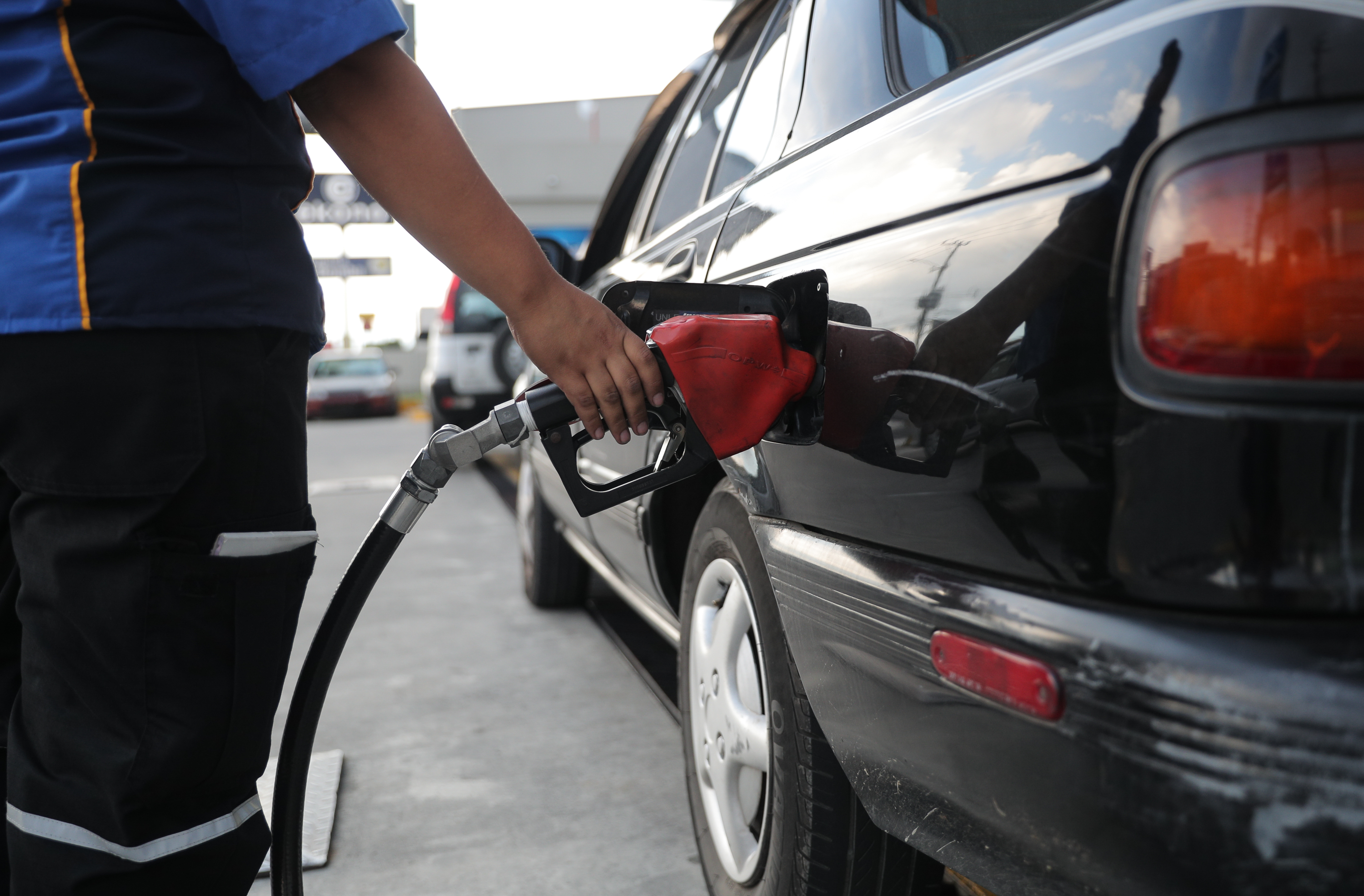 16/9.2018. San Jose. Recorrido por gasolineras de Moravia, Tibas y La Uruca para ver si hay problema con el abastecimiento de combustible debido a las manifestaciones de la ultima semana. En la foto gasolinera Uno, en el centro de Tibas. Foto Jeffrey Zamora