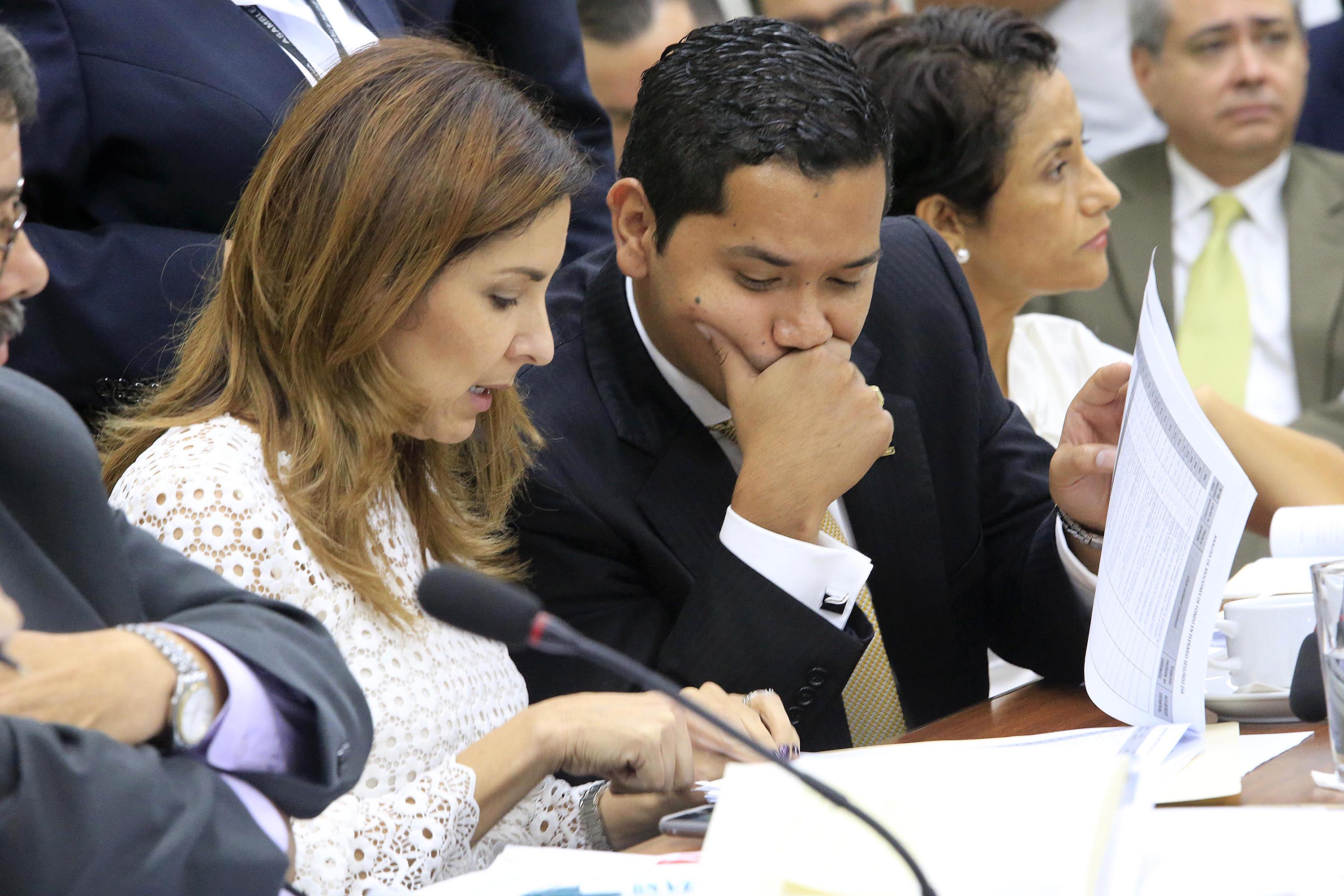 04/09/2018 Asamblea Legislativa. Comisión de Reforma Fiscal, en un abarrotado Salón de Beneméritos. Estuvieron presentes los diputados Silvia Hernández, Yorleny León y Gustavo Viales, del PLN; Carlos Avendaño y Eduardo Cruickshank del PRN; Welmer Ramos por el PAC; Pedro Muñoz por el PUSC; Walter Muñoz por el PIN y José María Villalta del Frente Amplio. Además, el Ministro de la Presidencia, Rodolfo Piza, estuvo entre los presentes y también la Presidenta del Congreso, Carolina Hidalgo. Foto: Rafael Pacheco