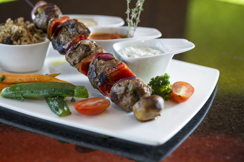 Carne de res. El shish kebab se prepara con lomito de res. Jeannina Cordero