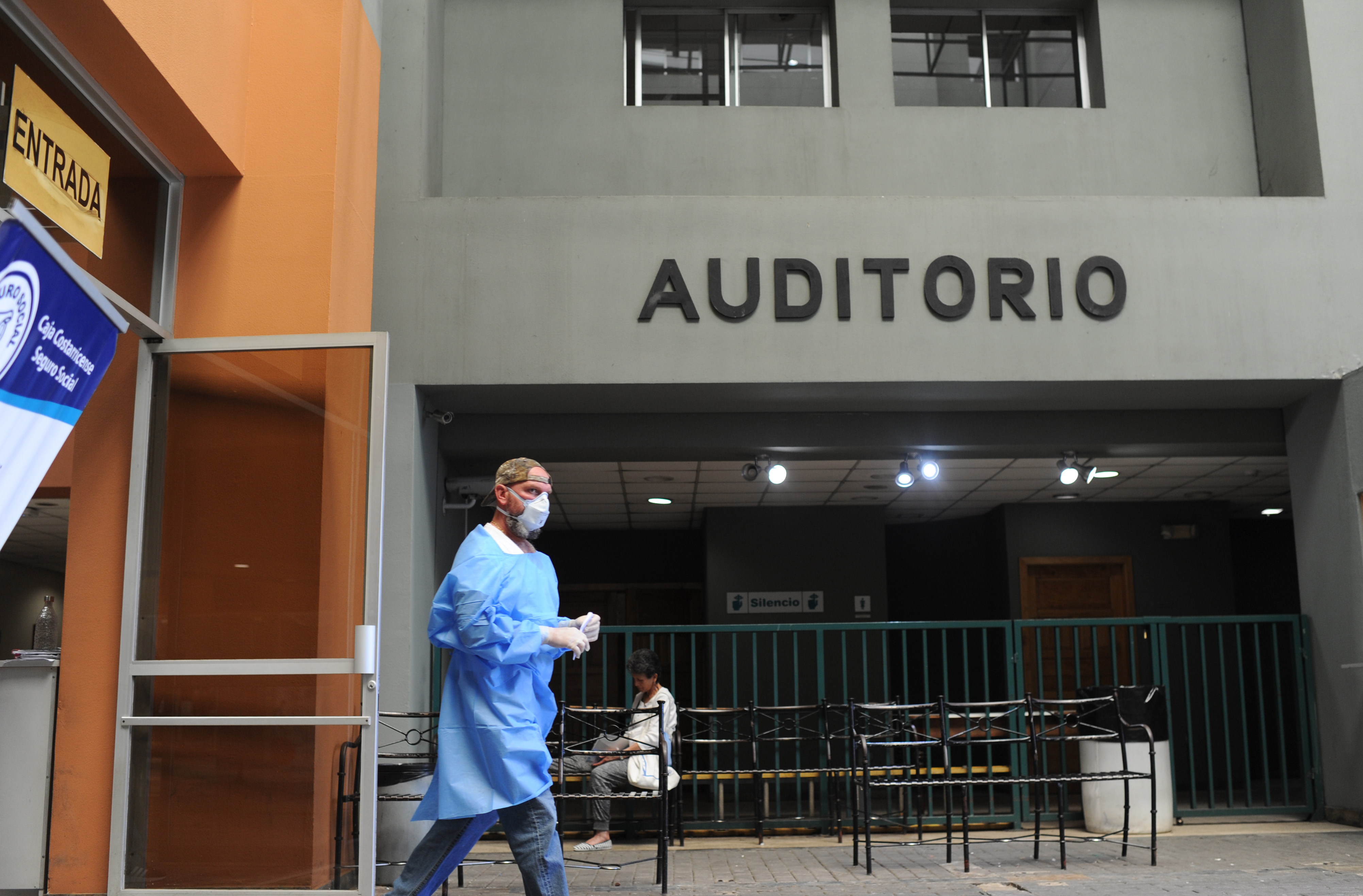 Alajuela, Hospital San Rafael; Entrevistas con personal de salud a cargo de la atención de Covid-19, los cuales han sido la primer defensa desde el epicentro de la emergencia: el hospital de Alajuela. En la foto: Hospital San Rafael. Fotos: Jorge Navarro