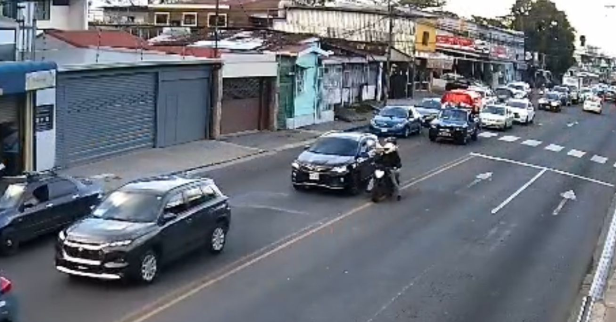 Gatilleros abrieron fuego contra un vehículo. Asesinaron al conducto e hirieron de gravedad a su acompañante.